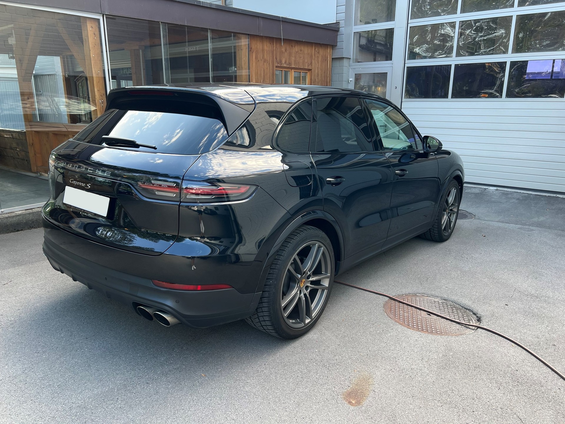 PORSCHE Cayenne S-image-3
