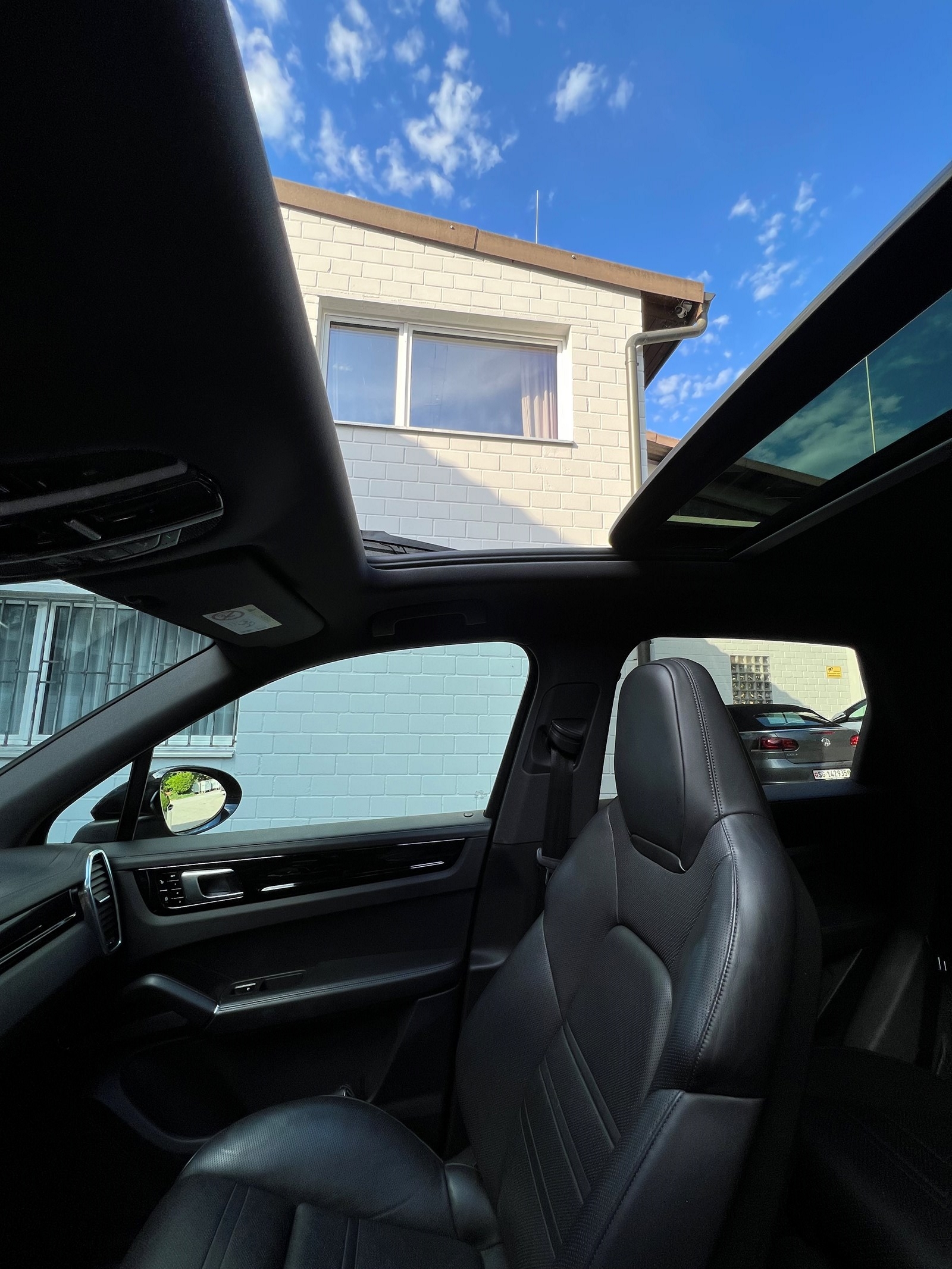 PORSCHE Cayenne S-image-15