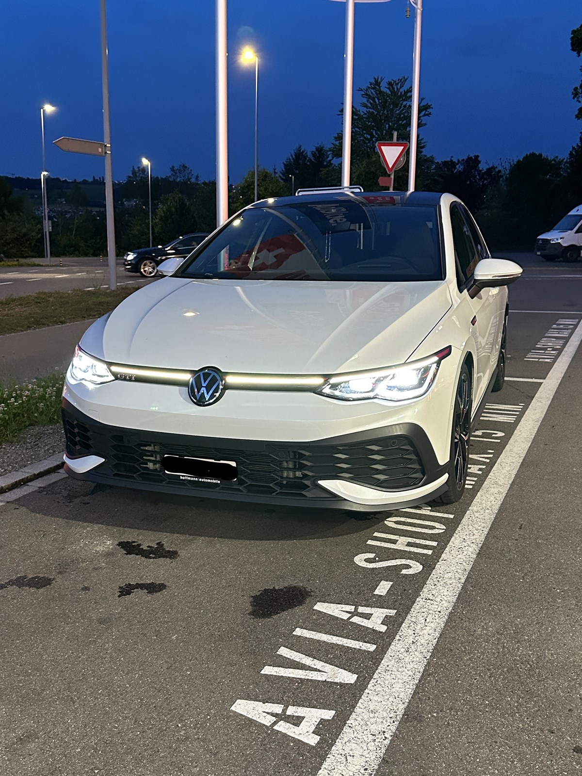 VW Golf 2.0 TSI GTI Clubsport DSG-image-2