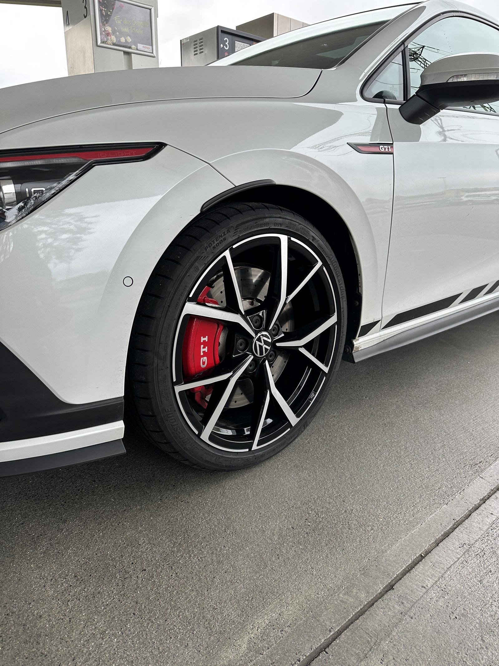 VW Golf 2.0 TSI GTI Clubsport DSG-image-6