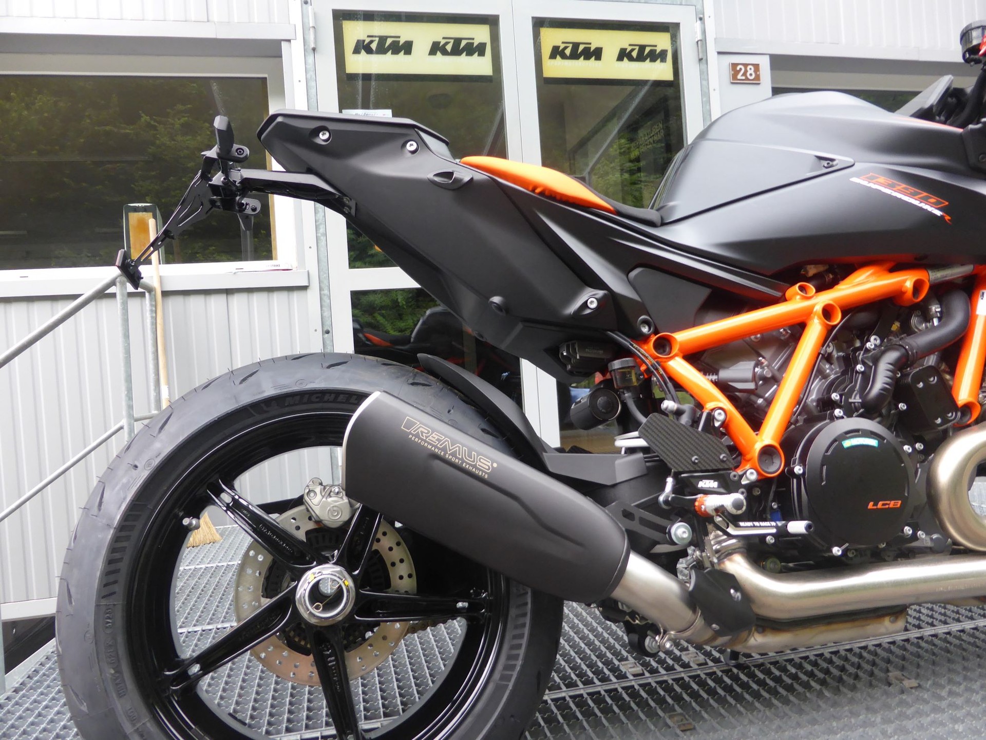 KTM 1390 Super Duke R-image-1