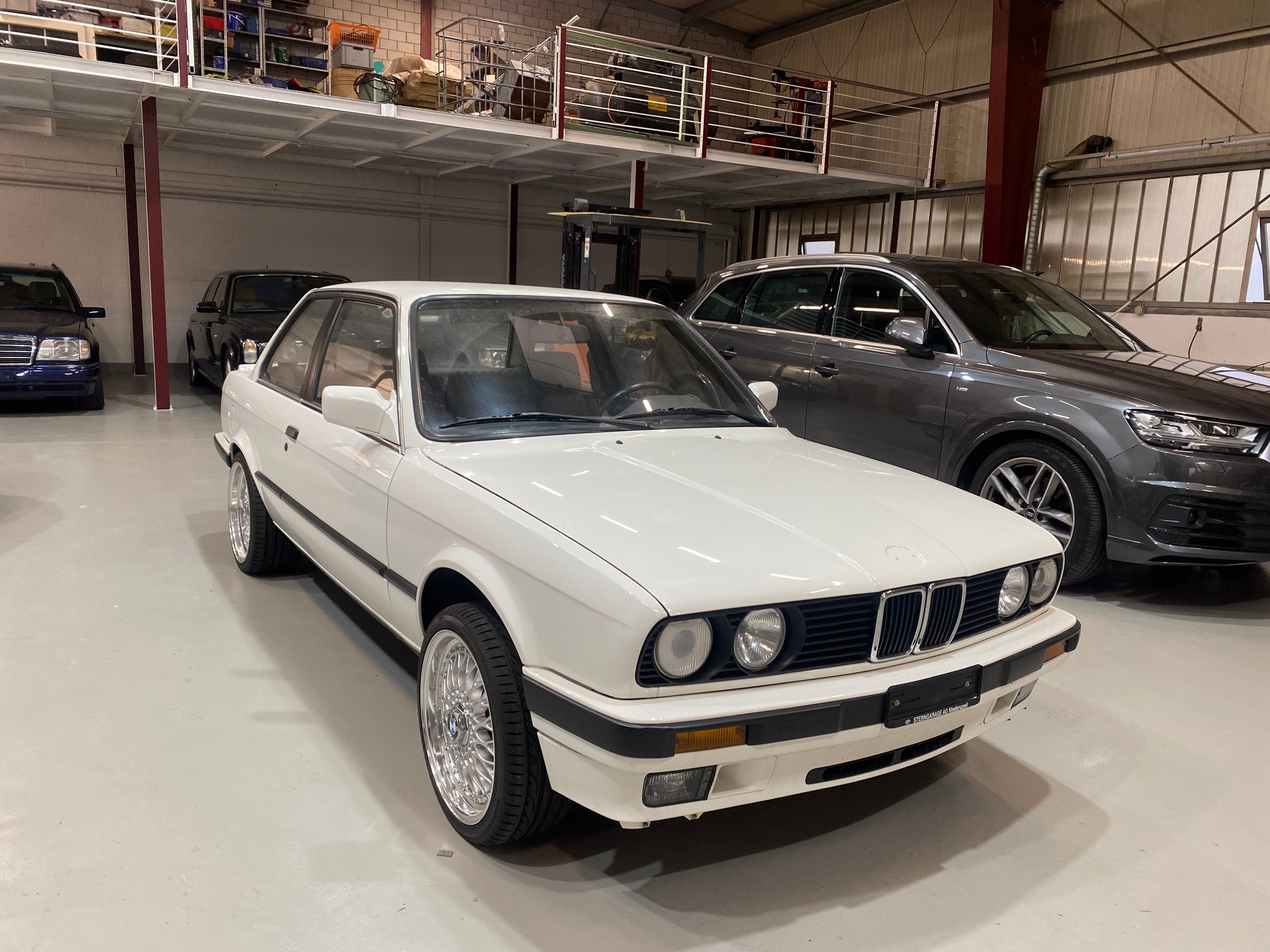 BMW 325i-image-0
