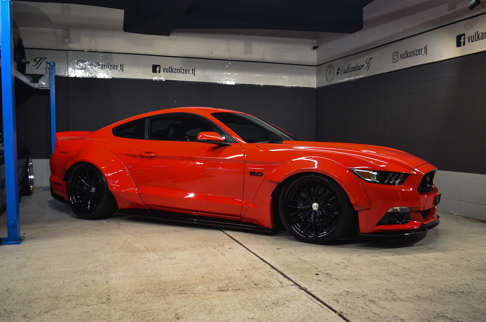 FORD Mustang Fastback 5.0 V8 GT Automat-showroom-element-1