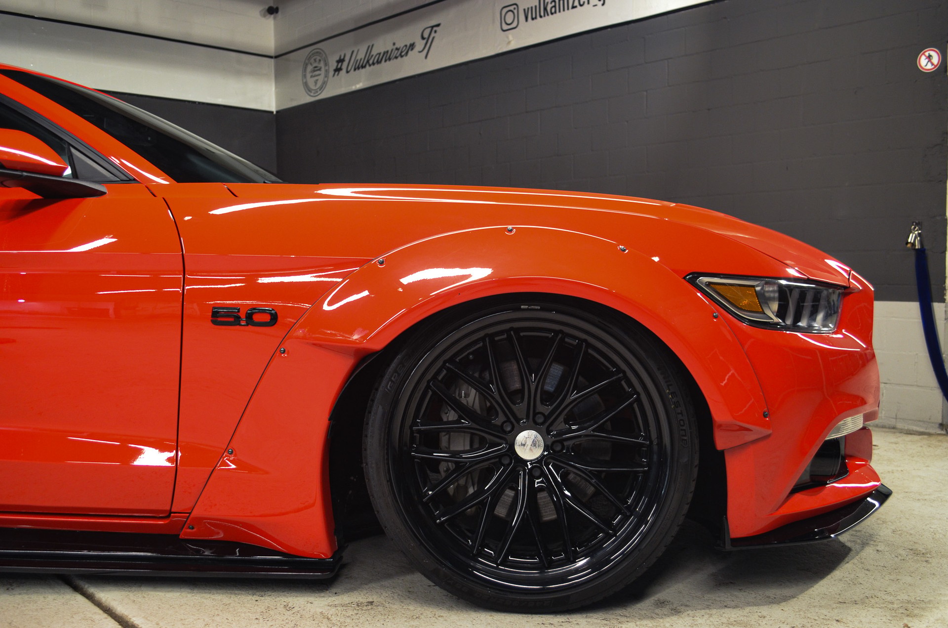 FORD Mustang Fastback 5.0 V8 GT Automat-showroom-element-3