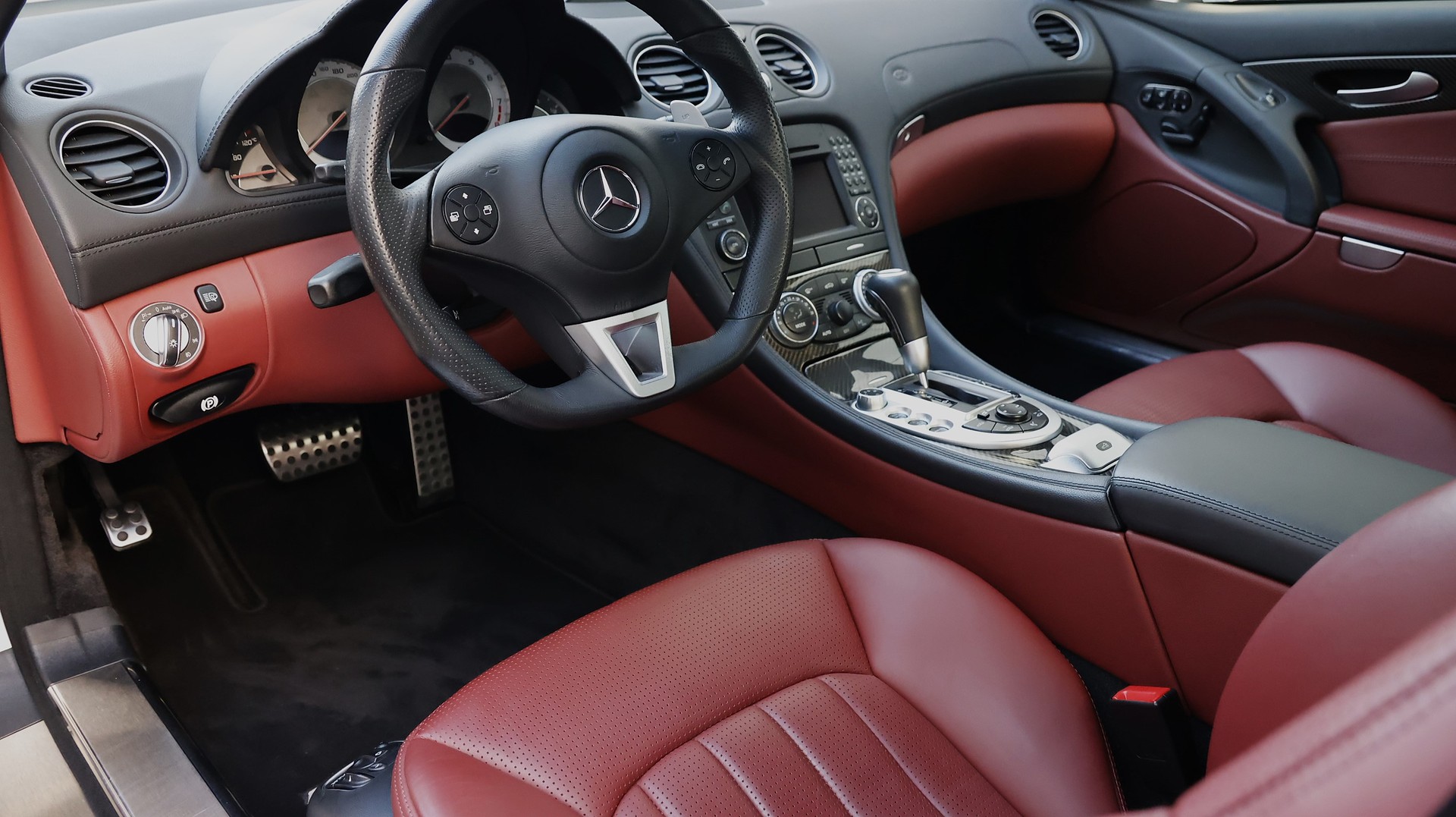 MERCEDES-BENZ SL 63 AMG Speedshift MCT-image-12