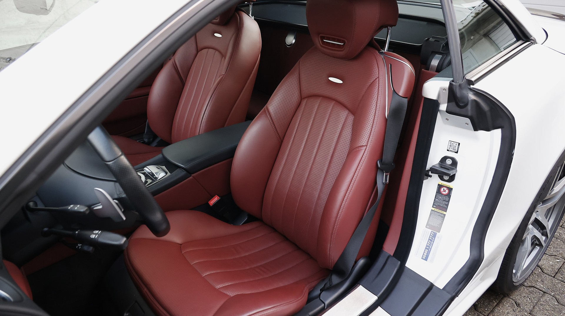 MERCEDES-BENZ SL 63 AMG Speedshift MCT-image-19