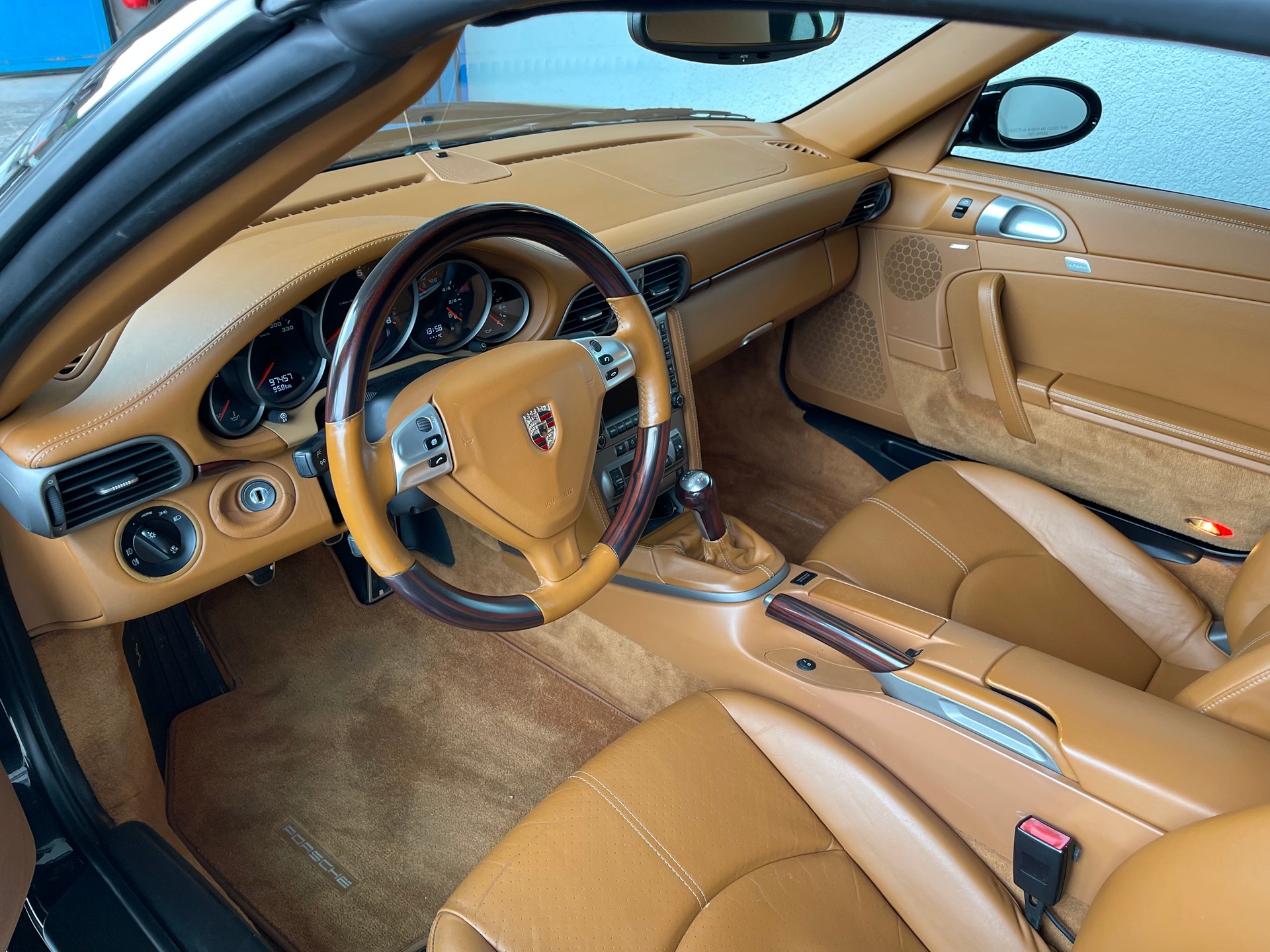 PORSCHE 911 Cabrio Carrera-image-13