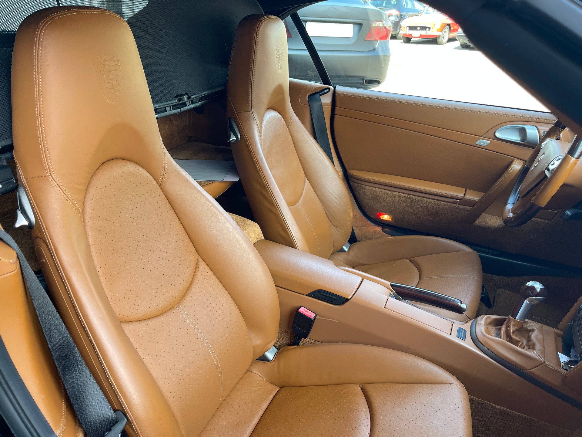 PORSCHE 911 Cabrio Carrera-image-10