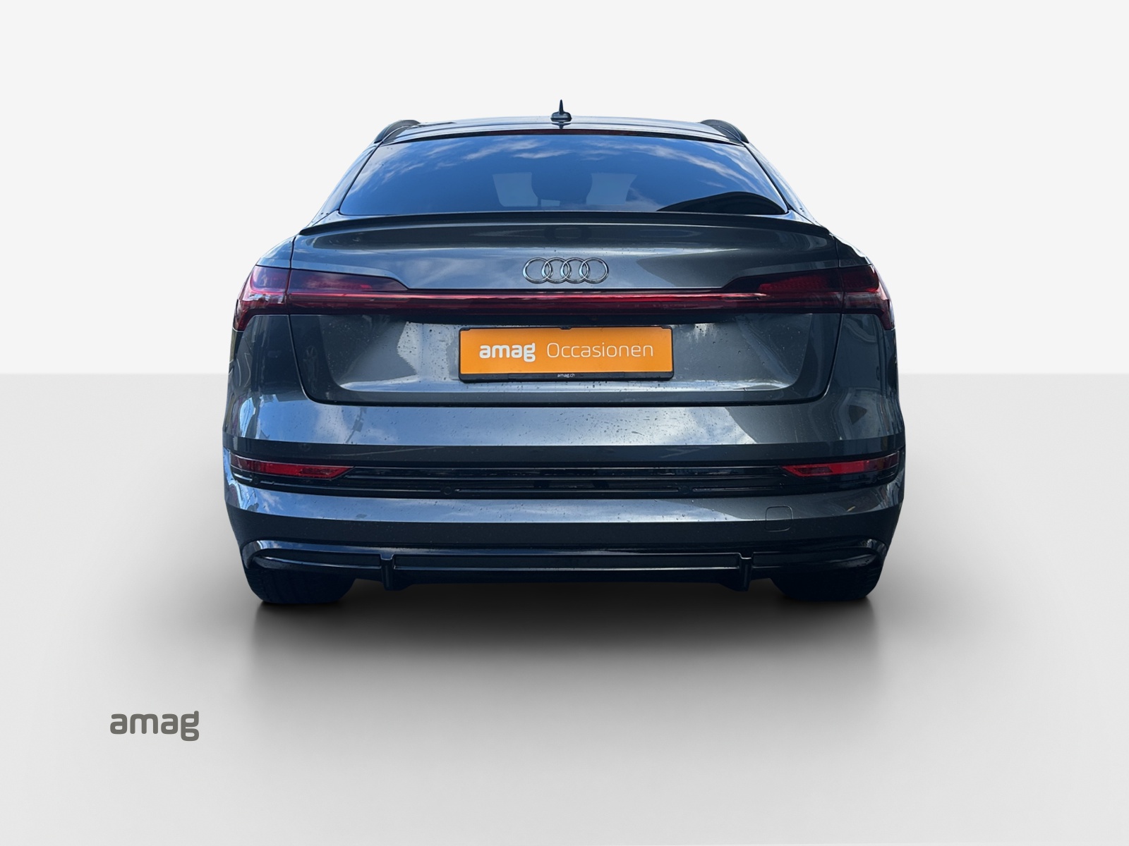 AUDI e-tron 55 Sportback S Line quattro-image-4
