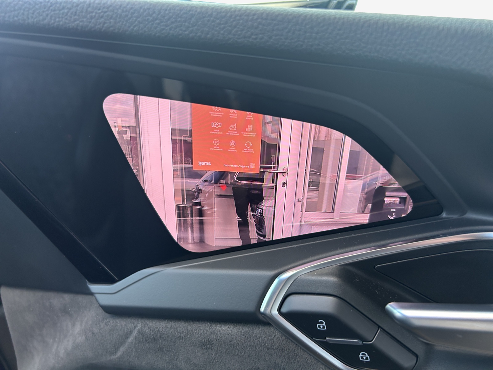 AUDI e-tron 55 Sportback S Line quattro-image-15
