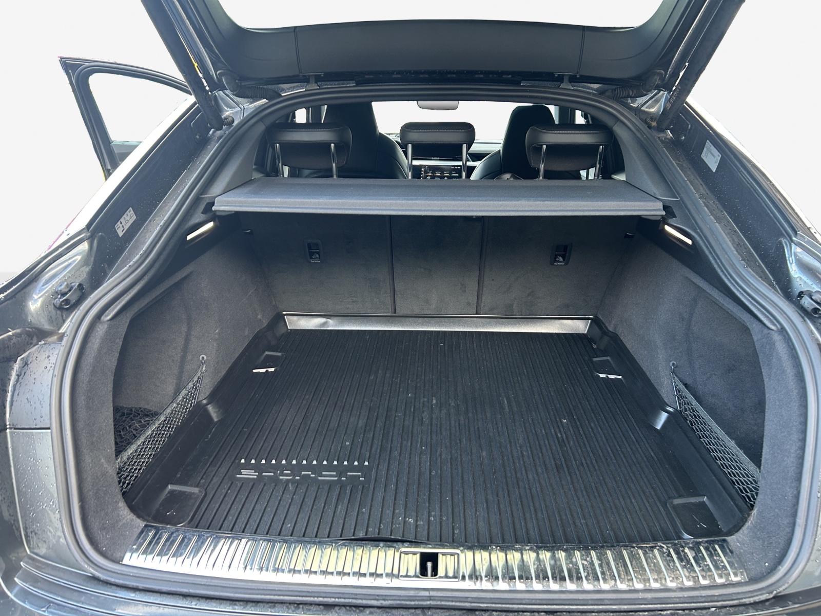 AUDI e-tron 55 Sportback S Line quattro-image-13