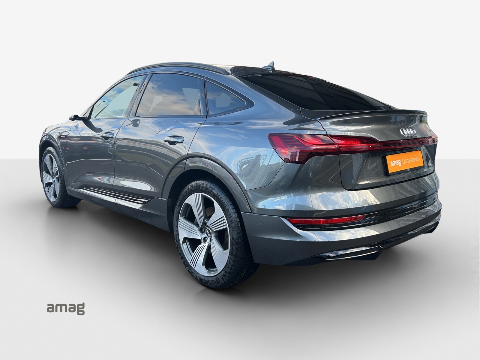AUDI e-tron 55 Sportback S Line quattro-image-3
