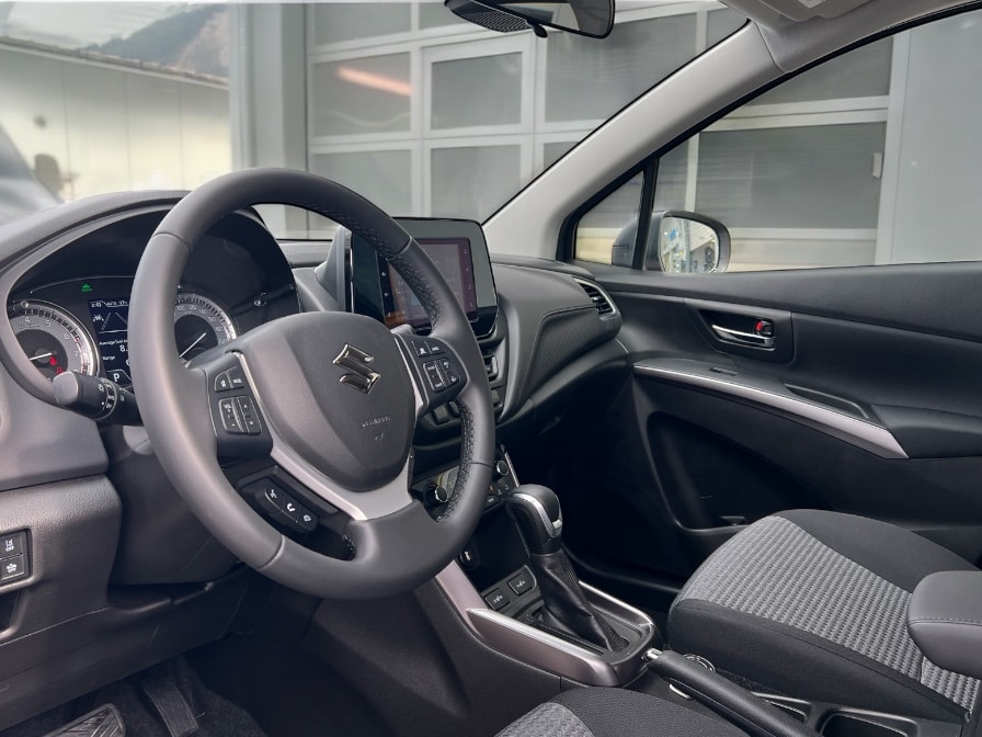 SUZUKI S-Cross 1.5 Compact Top Hybrid 4x4-image-8