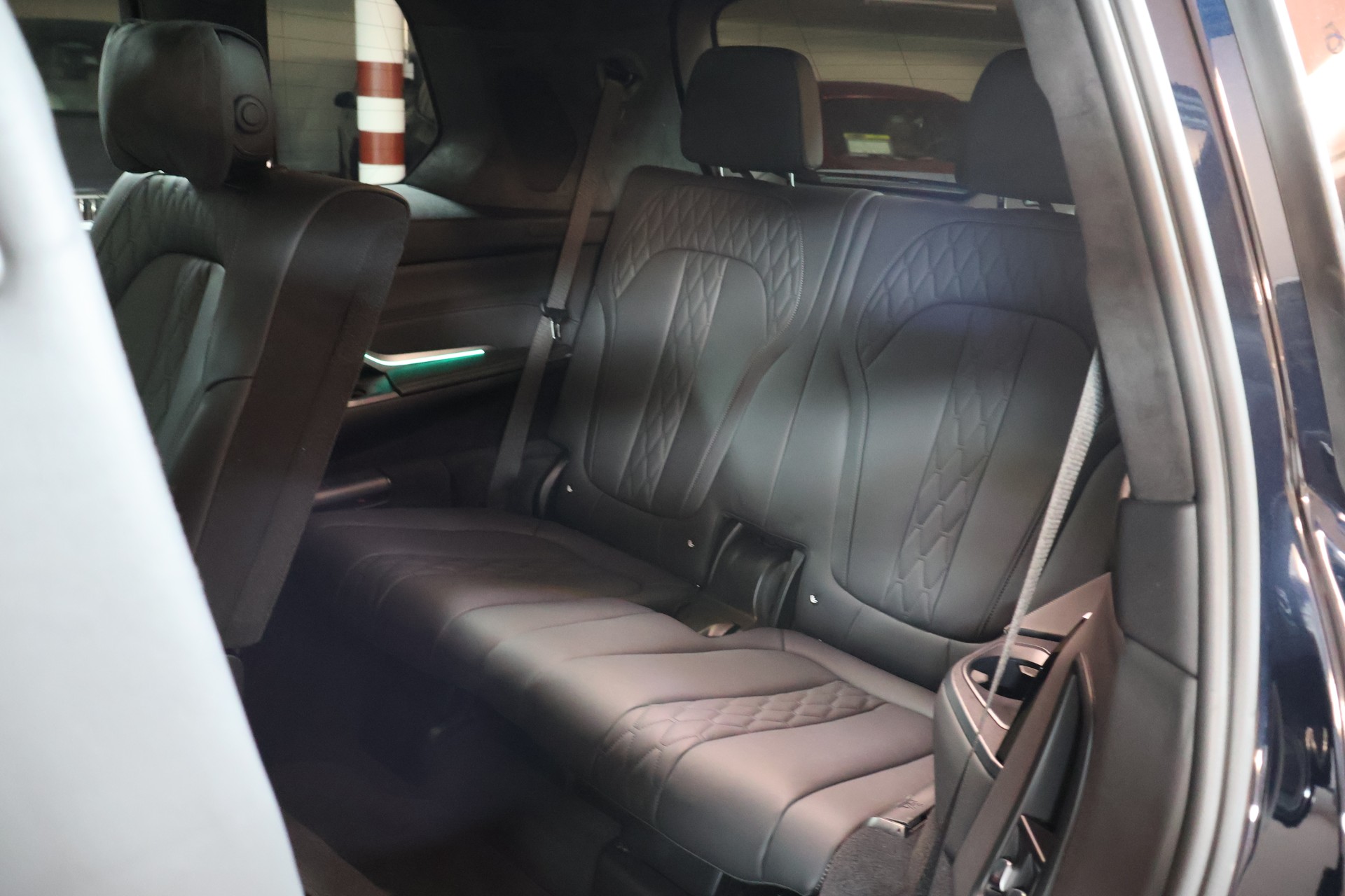 BMW X7 xDrive M50i Steptronic-image-17