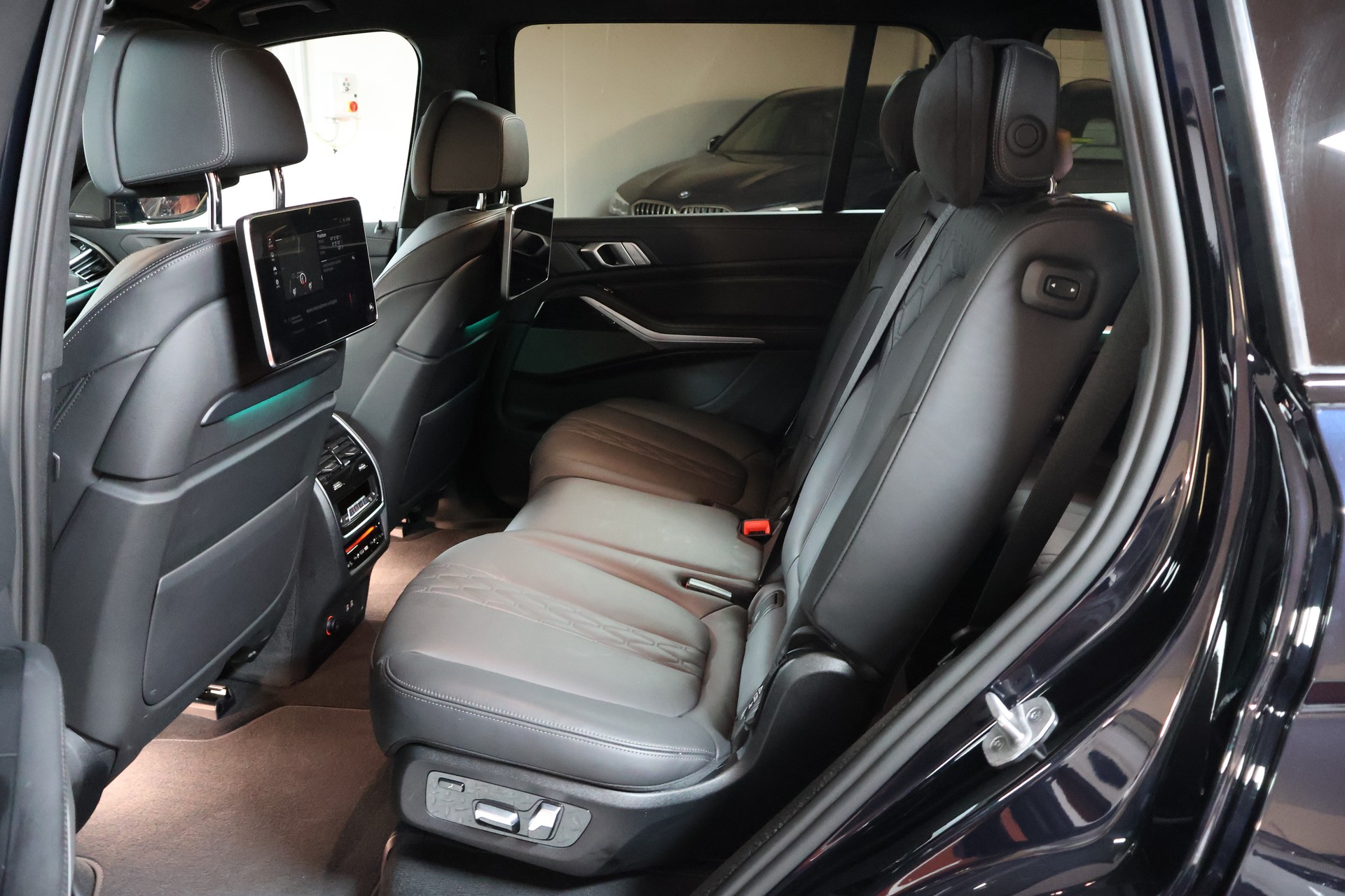 BMW X7 xDrive M50i Steptronic-image-15