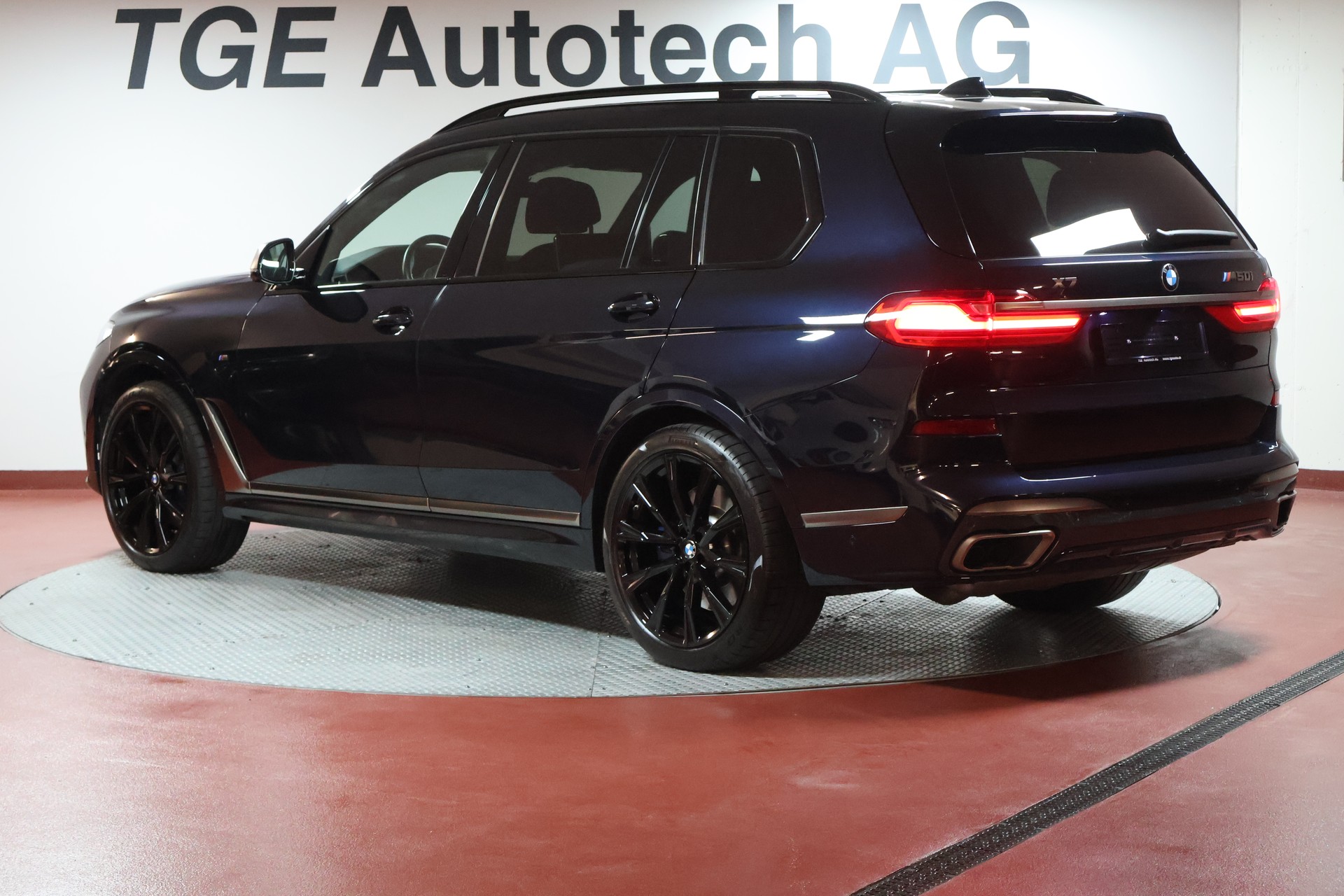 BMW X7 xDrive M50i Steptronic-image-19