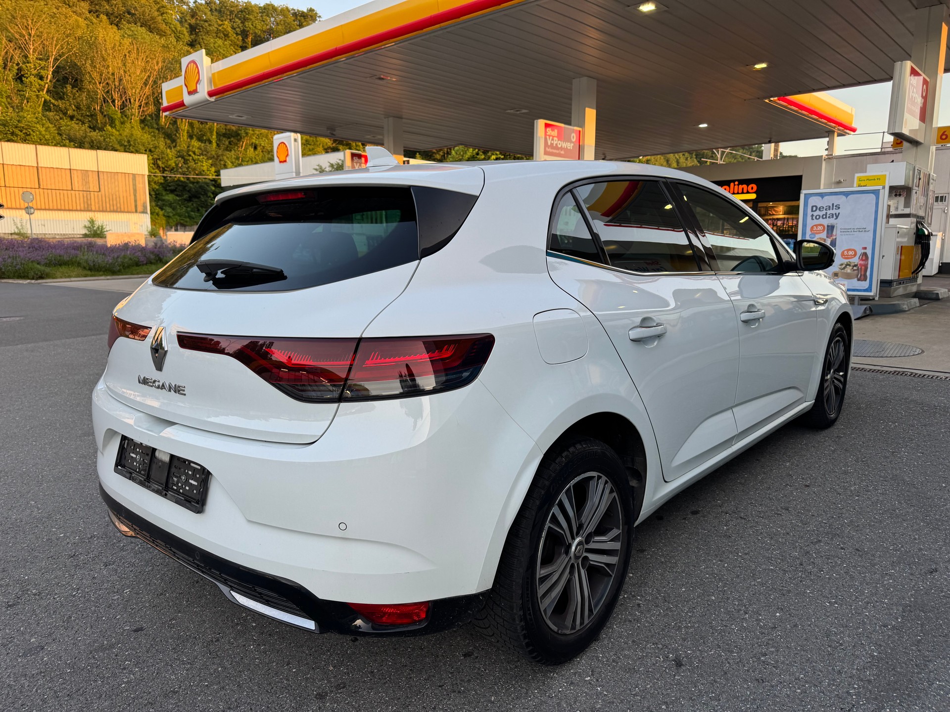 RENAULT Mégane Berline 1.3 16V Turbo Intens EDC-image-5