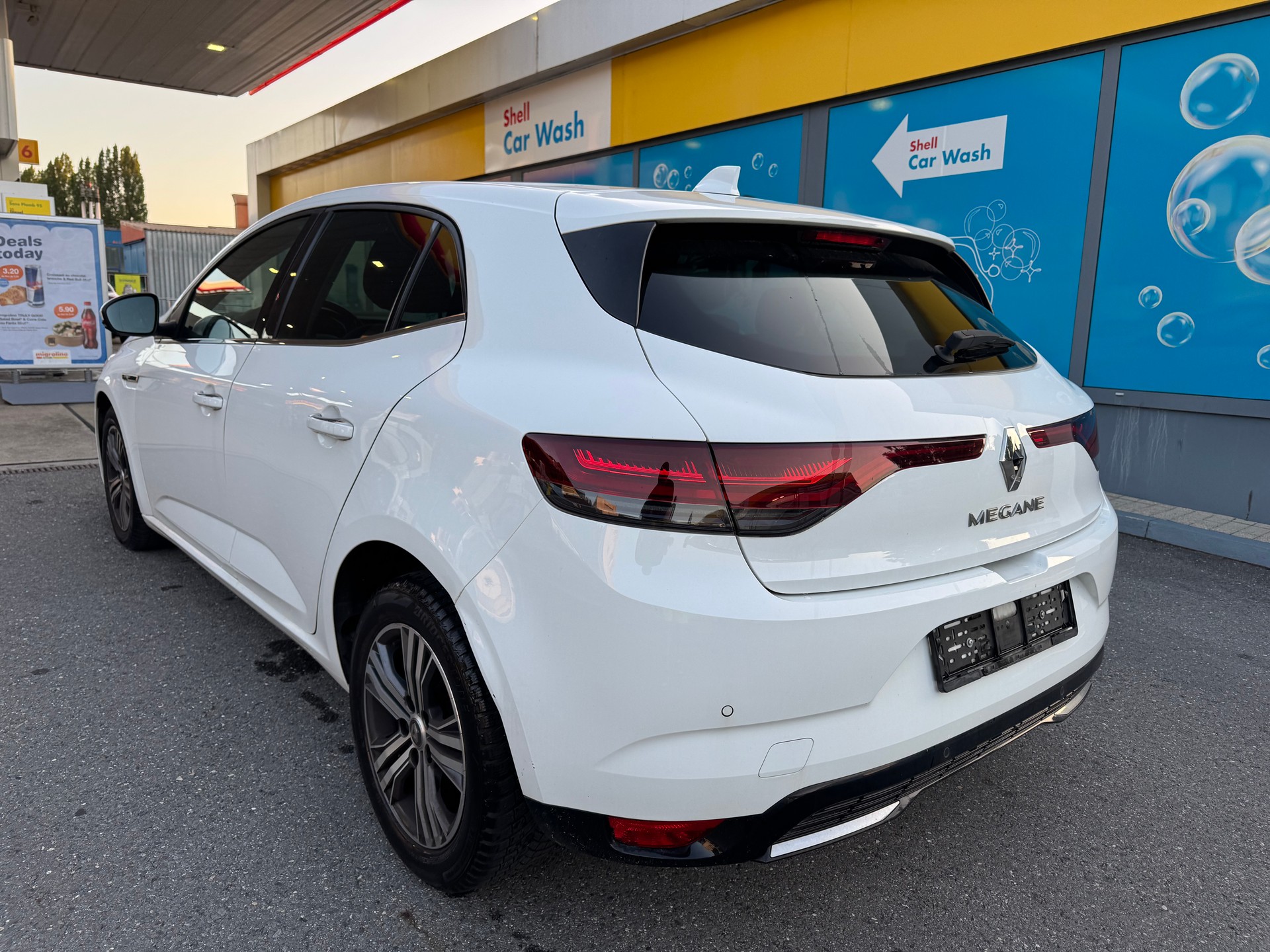 RENAULT Mégane Berline 1.3 16V Turbo Intens EDC-image-4
