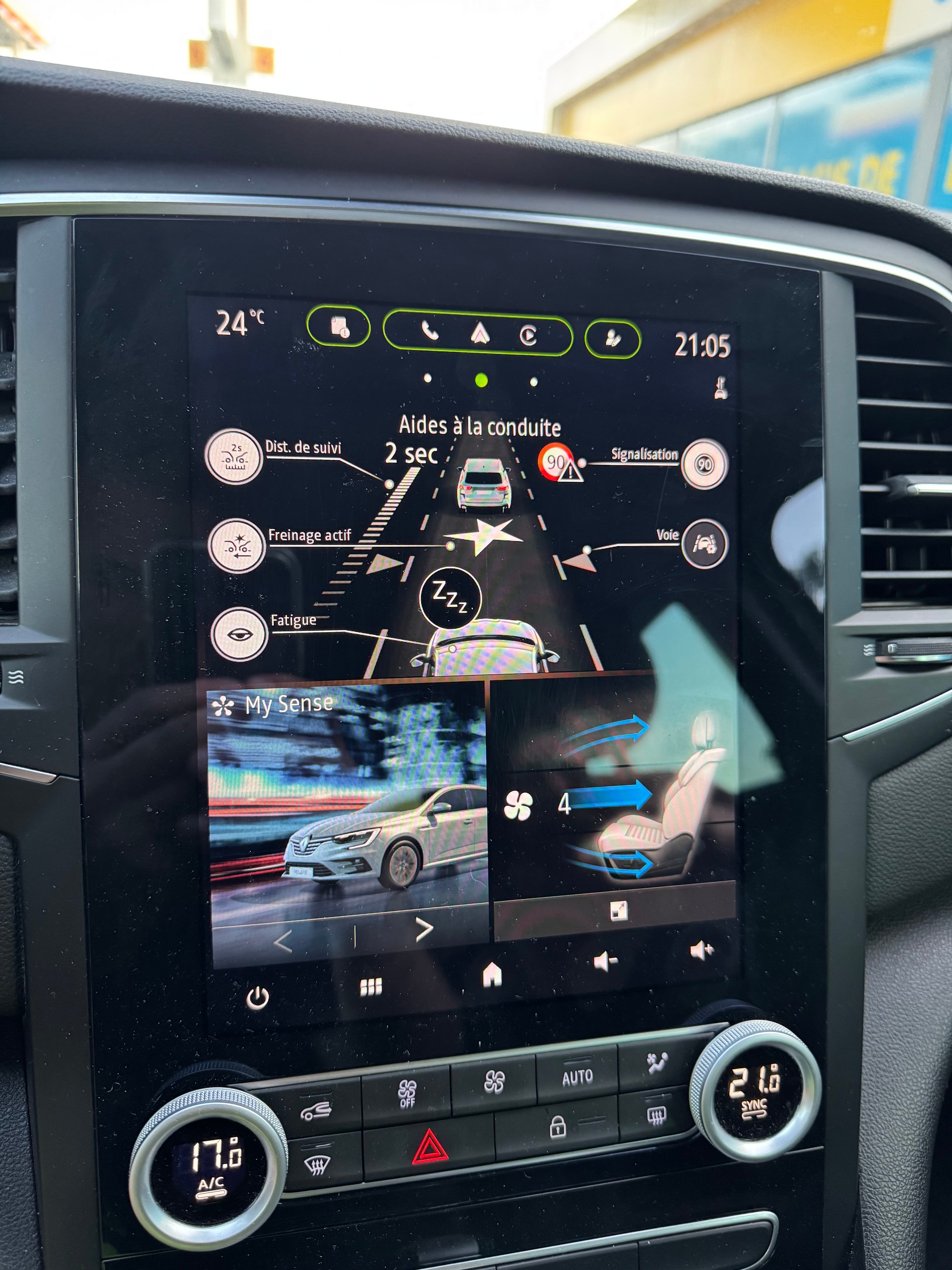 RENAULT Mégane Berline 1.3 16V Turbo Intens EDC-image-11