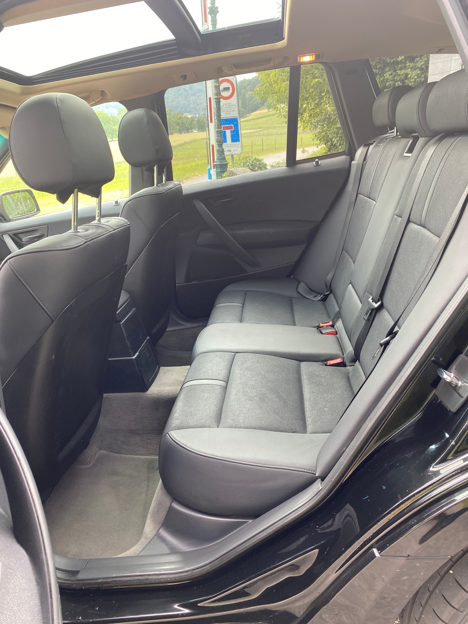 BMW X3 3.0i-image-9