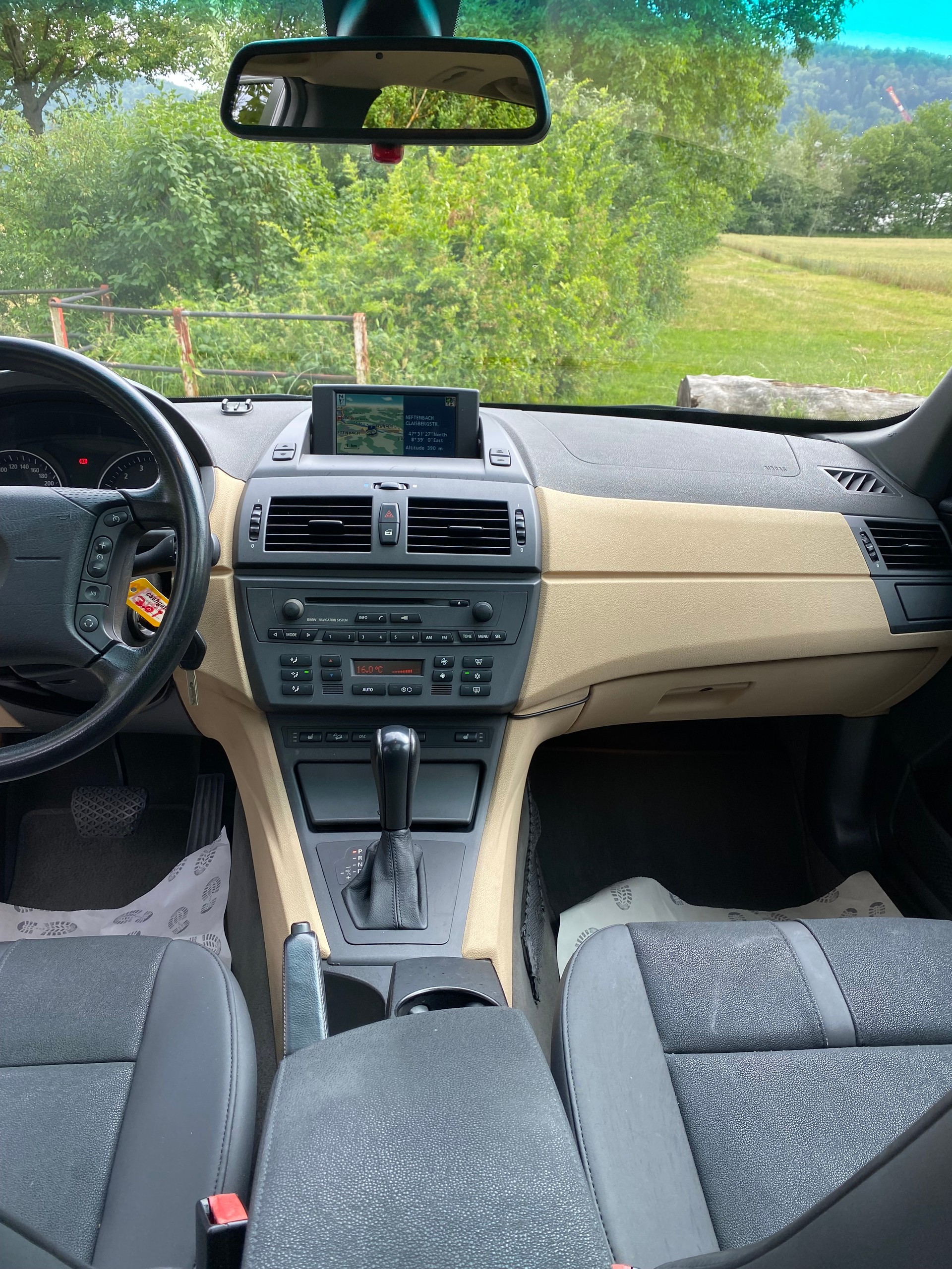 BMW X3 3.0i-image-12