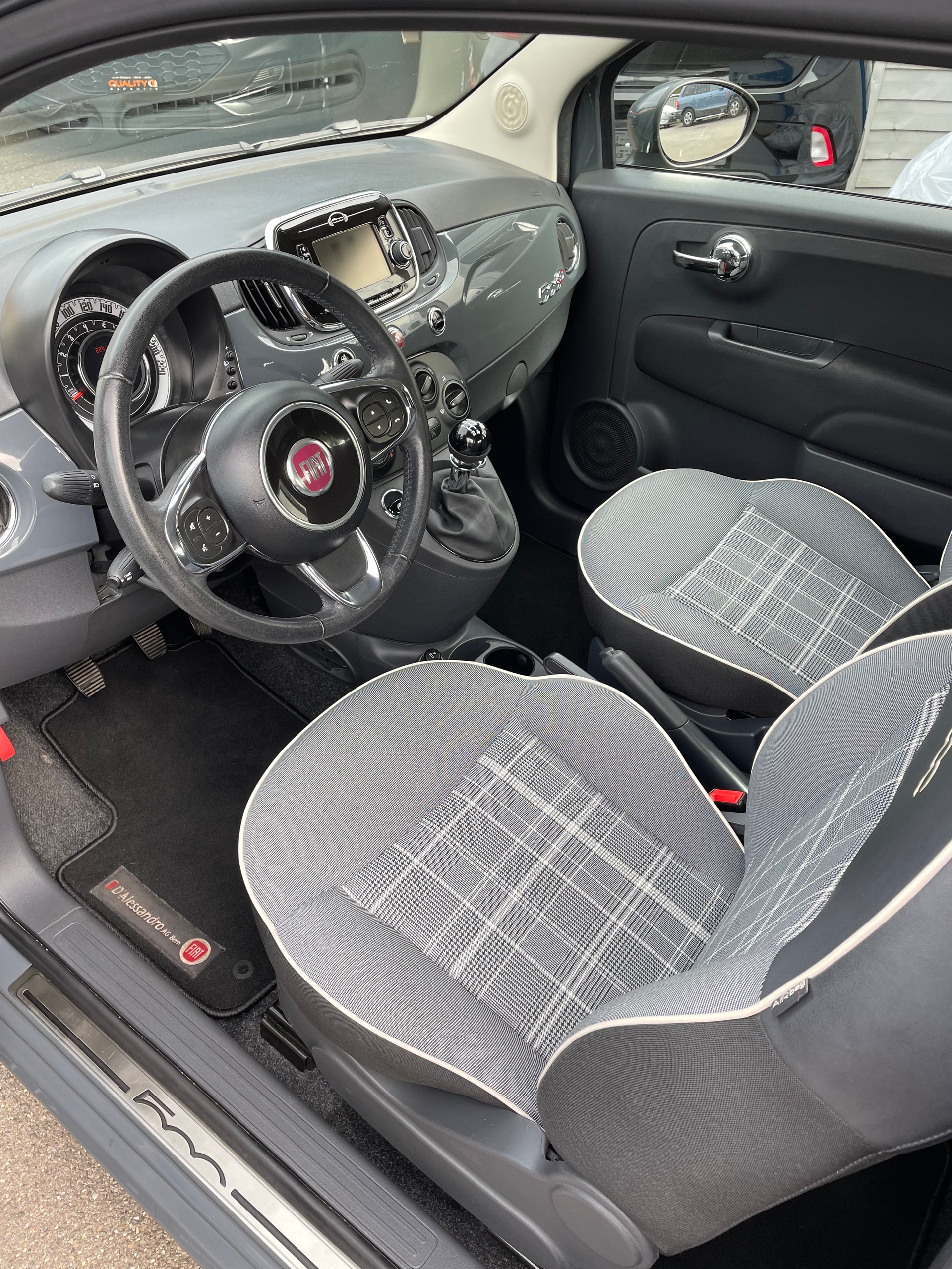 FIAT 500C 1.2 Lounge-image-6