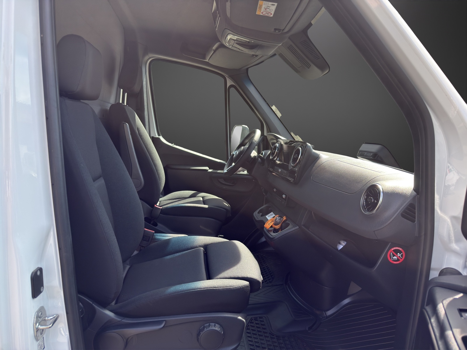 MERCEDES-BENZ eSprinter 420 Pro CH 3665mm-image-12