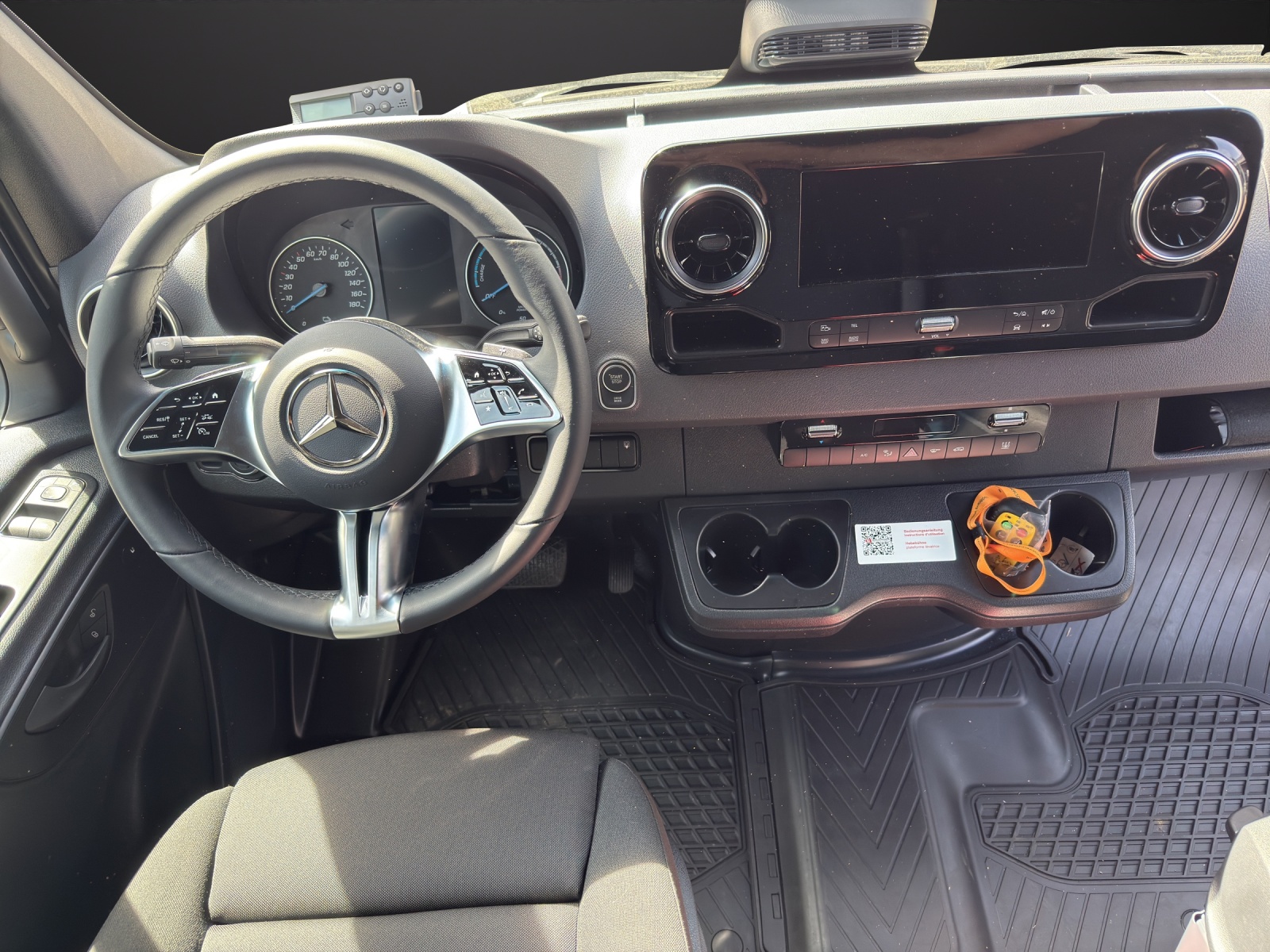 MERCEDES-BENZ eSprinter 420 Pro CH 3665mm-image-11