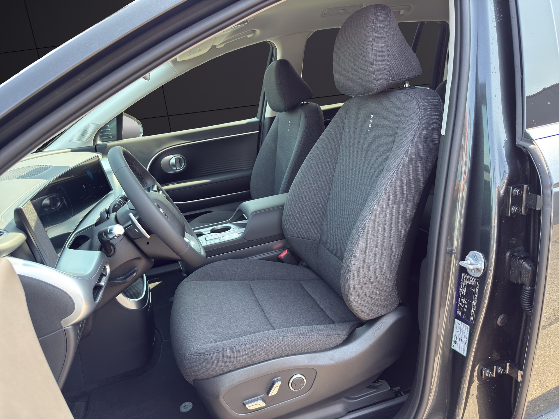 HYUNDAI IONIQ9 110kWh Amplia 4WD-image-14