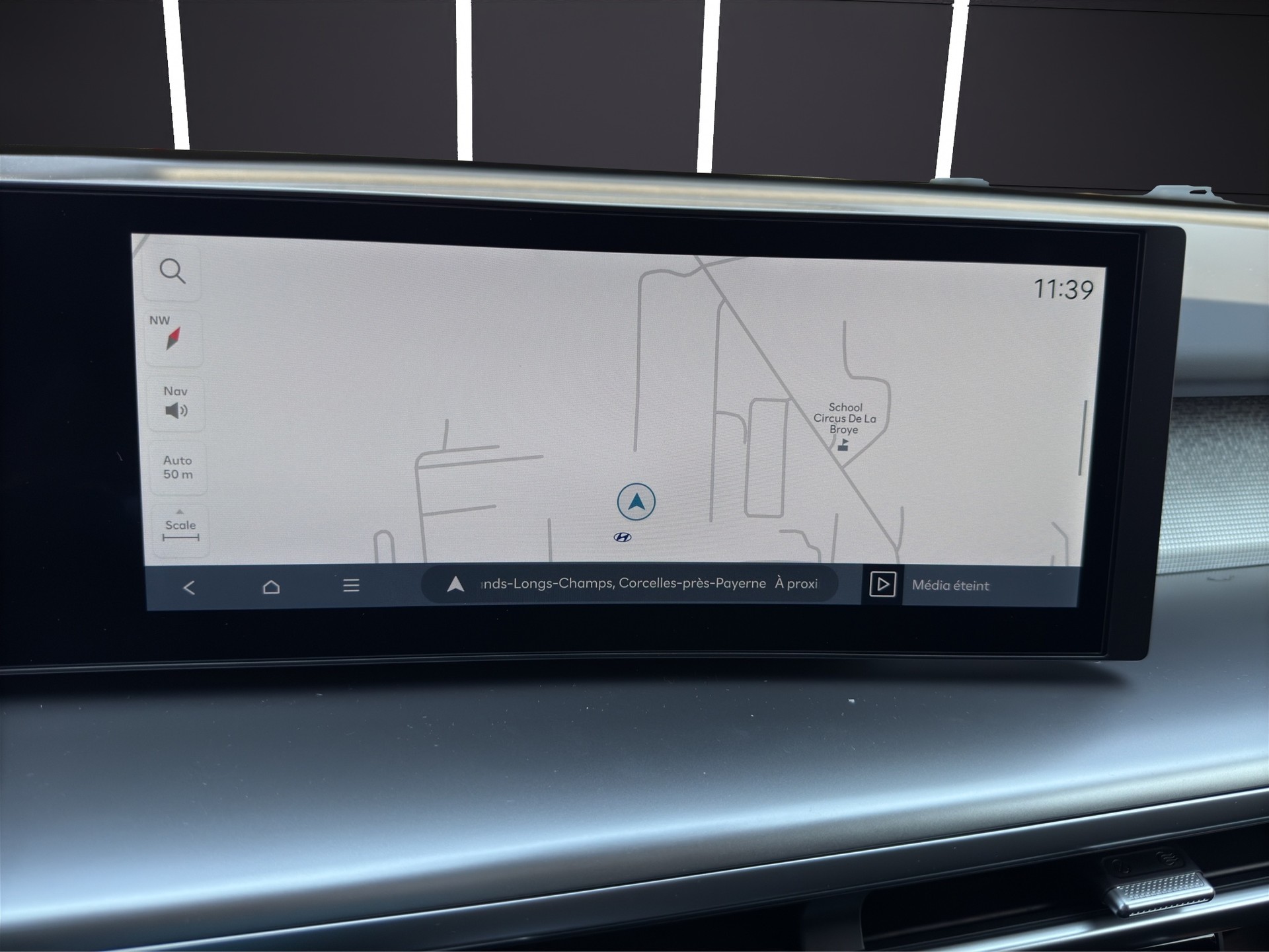 HYUNDAI IONIQ9 110kWh Amplia 4WD-image-12