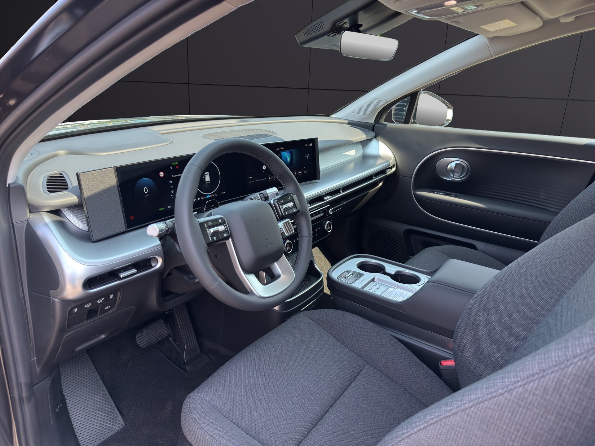 HYUNDAI IONIQ9 110kWh Amplia 4WD-image-13