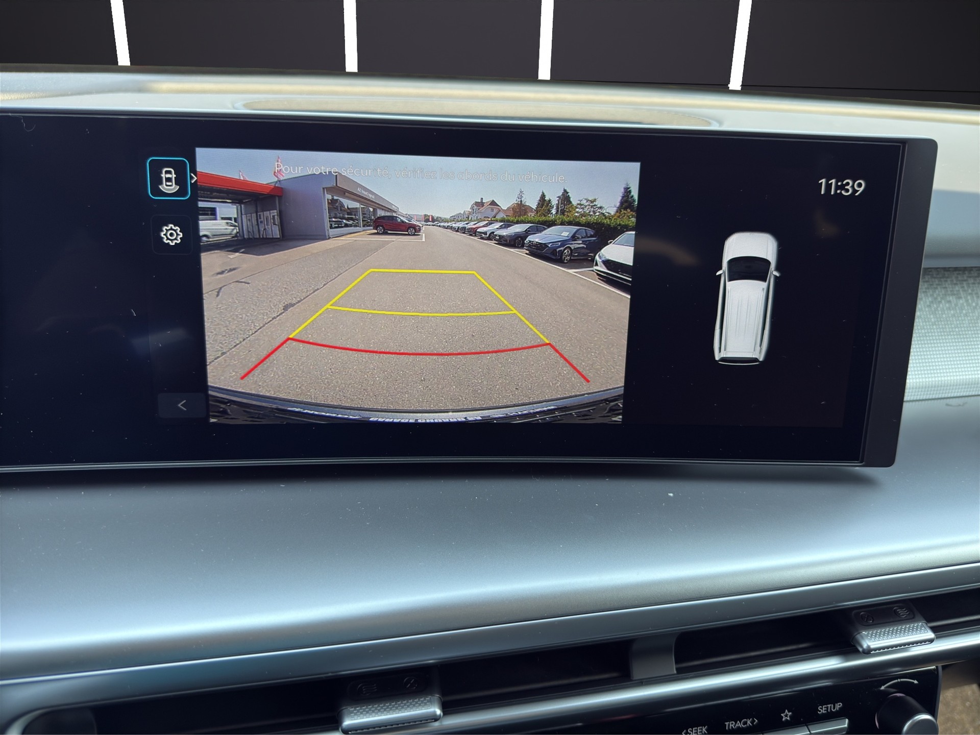 HYUNDAI IONIQ9 110kWh Amplia 4WD-image-11
