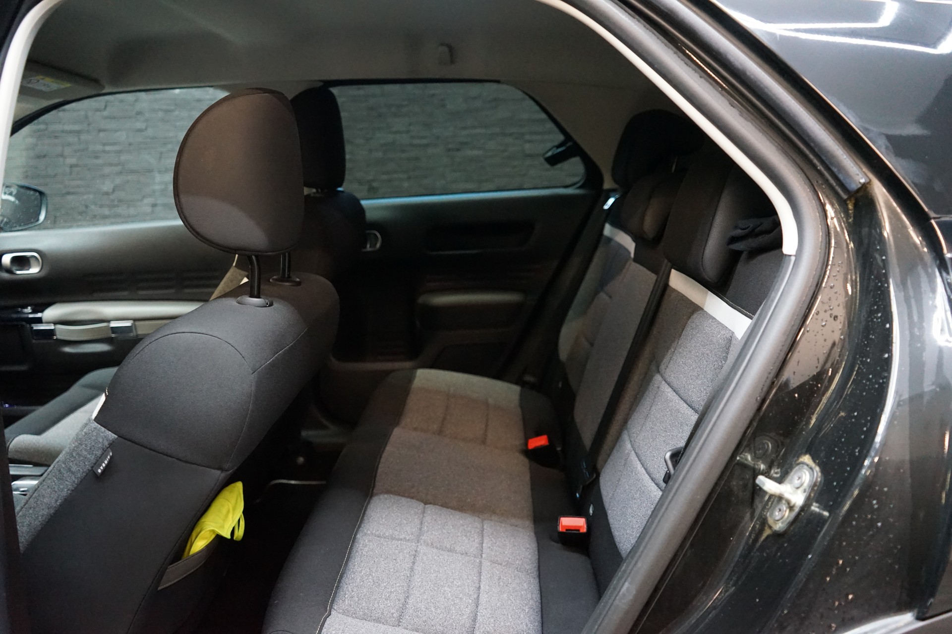 CITROEN C4 Cactus 1.2 Pure Tech Shine EAT6-image-4