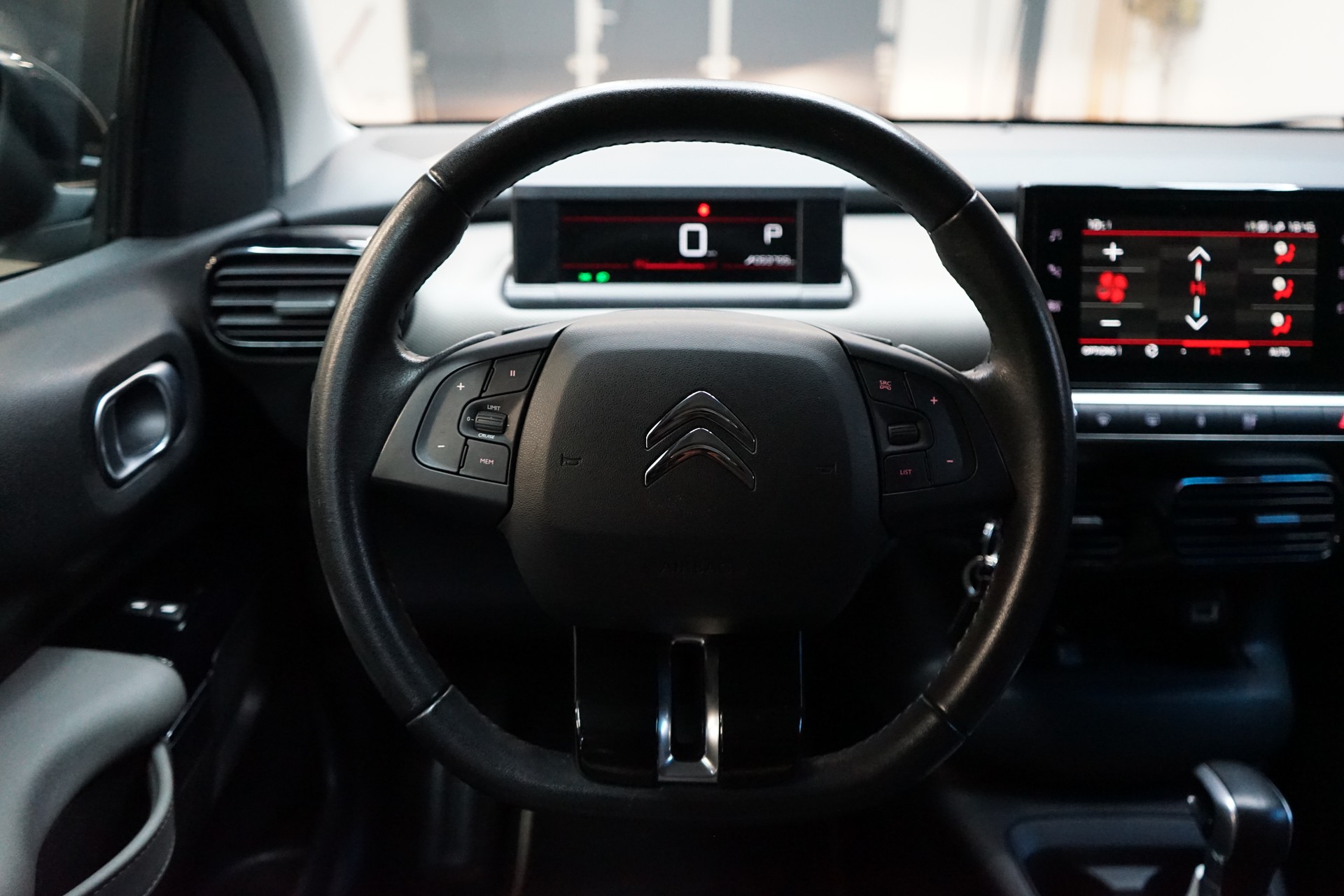 CITROEN C4 Cactus 1.2 Pure Tech Shine EAT6-image-7