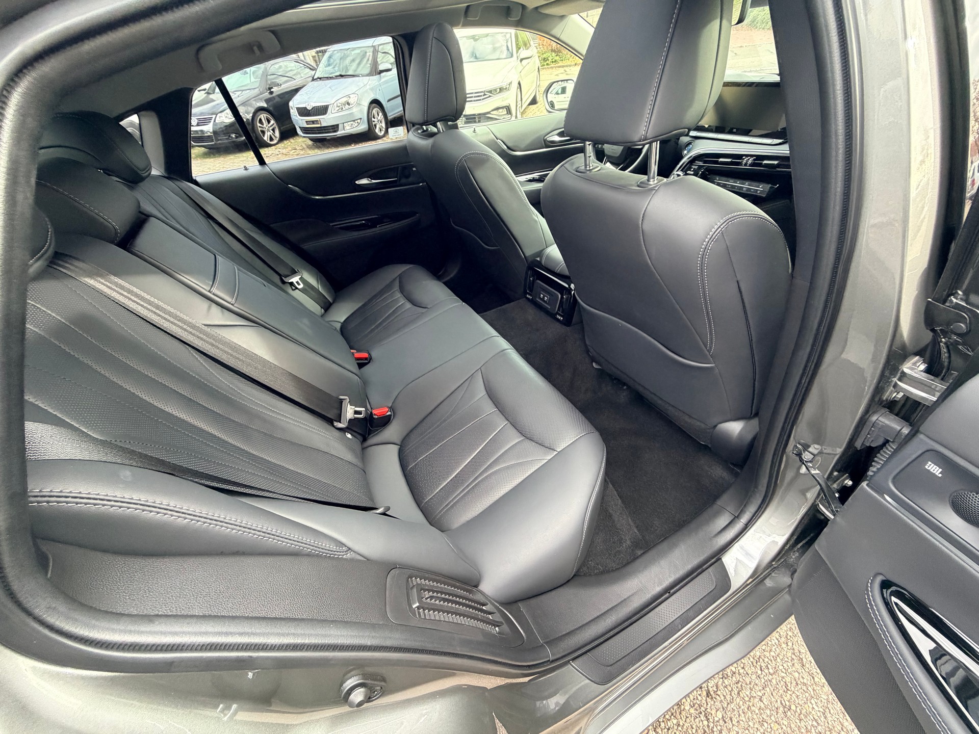 TOYOTA Mirai Fuel cell Platinum-image-12