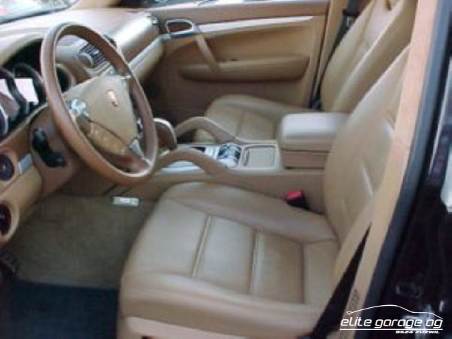 PORSCHE Cayenne Turbo-image-4