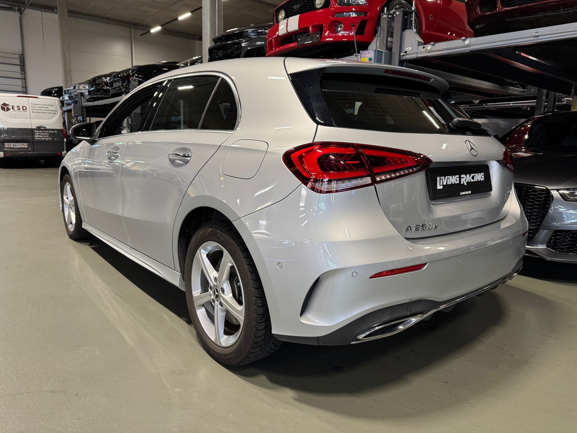 MERCEDES-BENZ A 250e AMG Line 8G-DCT-image-2