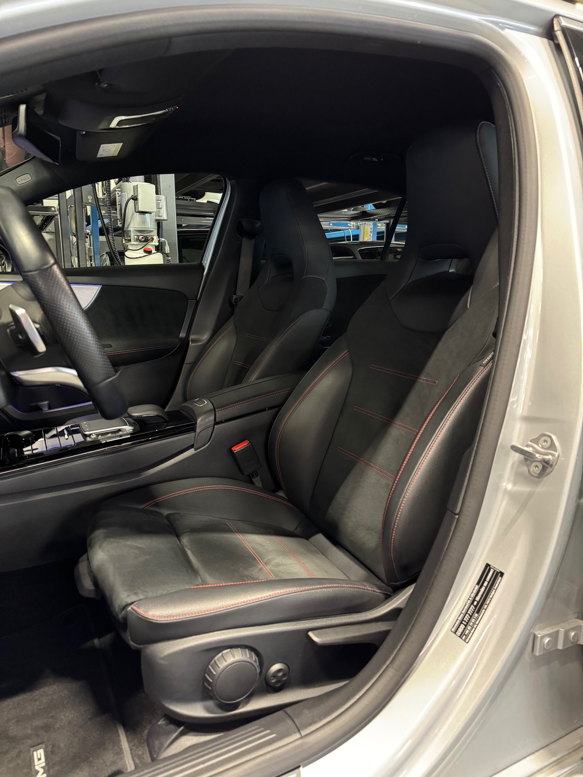 MERCEDES-BENZ A 250e AMG Line 8G-DCT-image-7