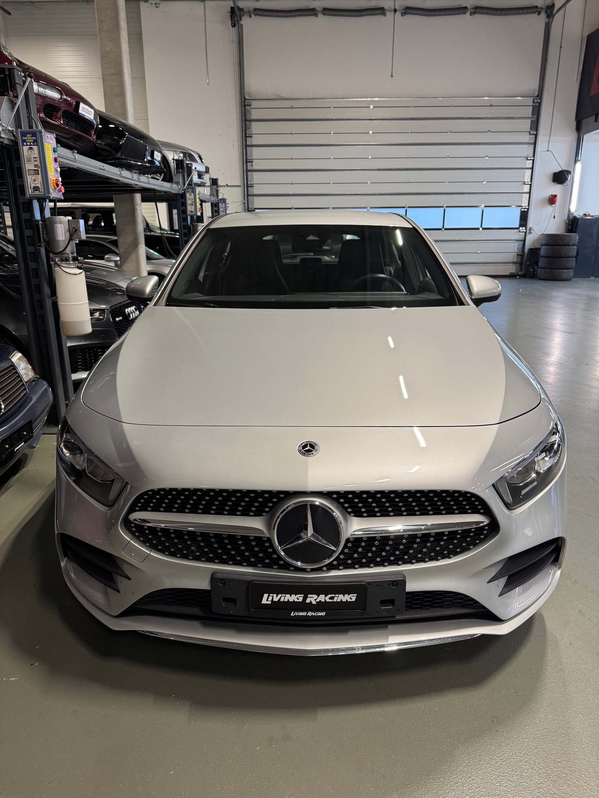 MERCEDES-BENZ A 250e AMG Line 8G-DCT-image-4