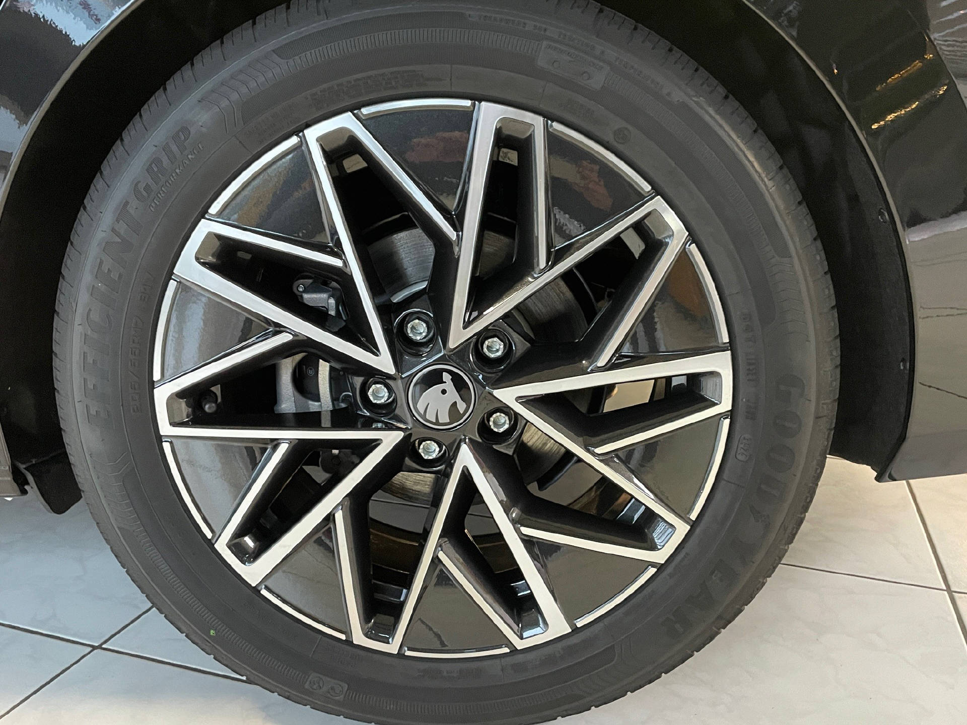 SKODA Octavia Combi 2.0 TSI SportLine 4x4 DSG-image-10