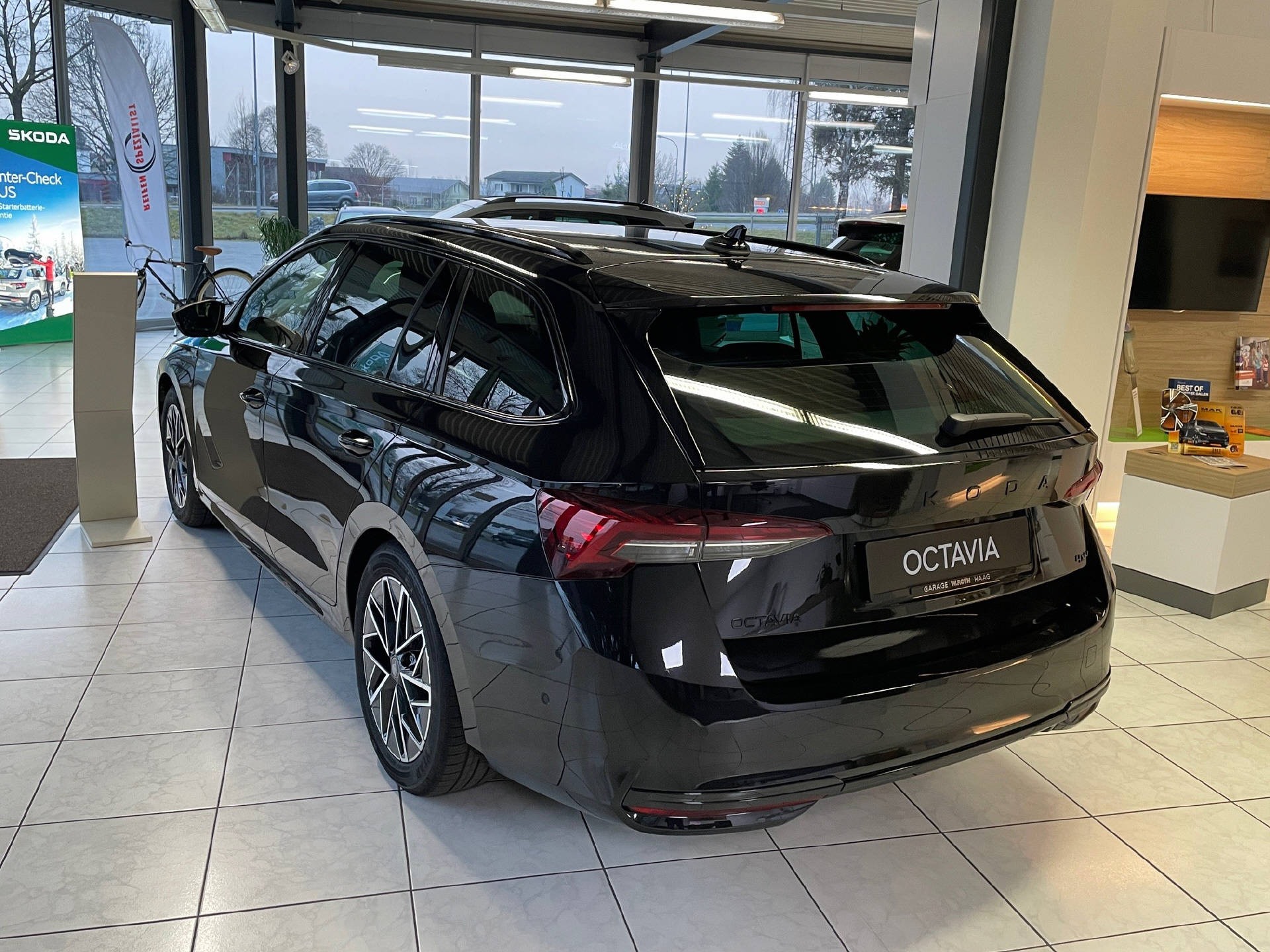 SKODA Octavia Combi 2.0 TSI SportLine 4x4 DSG-image-2