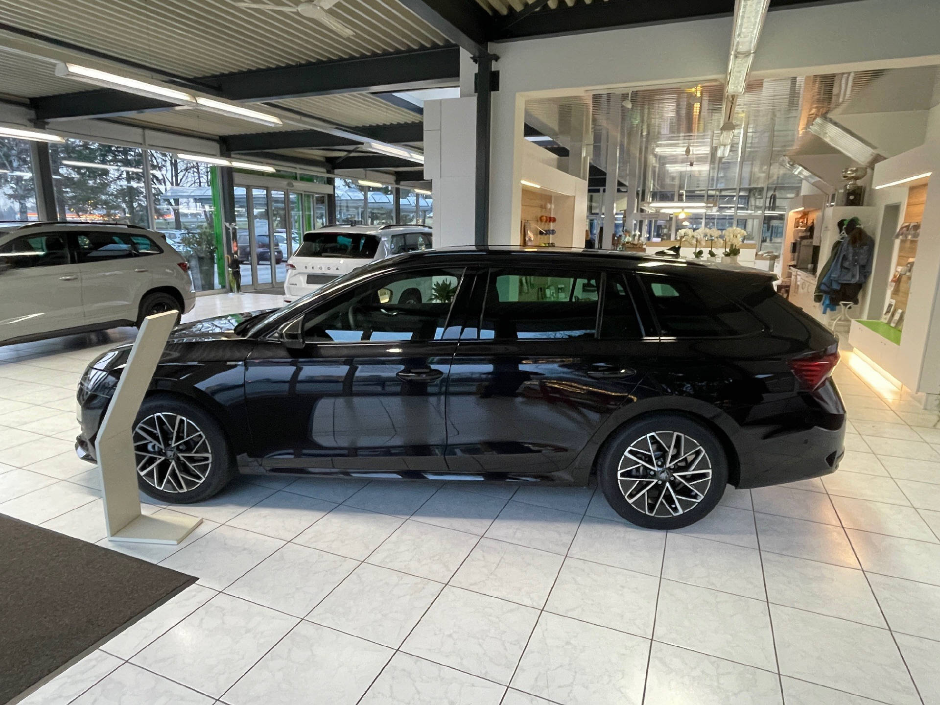 SKODA Octavia Combi 2.0 TSI SportLine 4x4 DSG-image-1