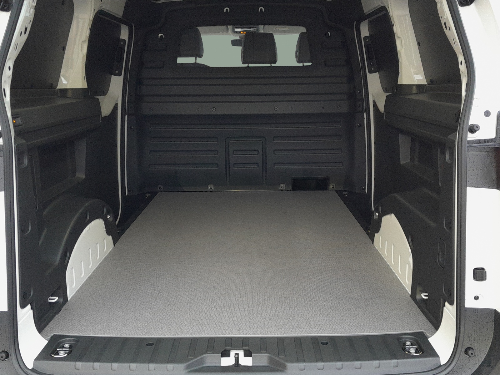VW ID. Buzz Cargo Pro 4Motion 79/84kWh-image-11
