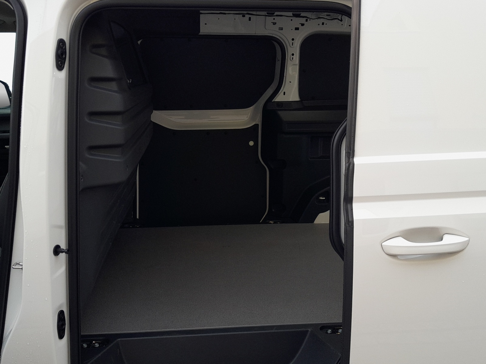 VW ID. Buzz Cargo Pro 4Motion 79/84kWh-image-13