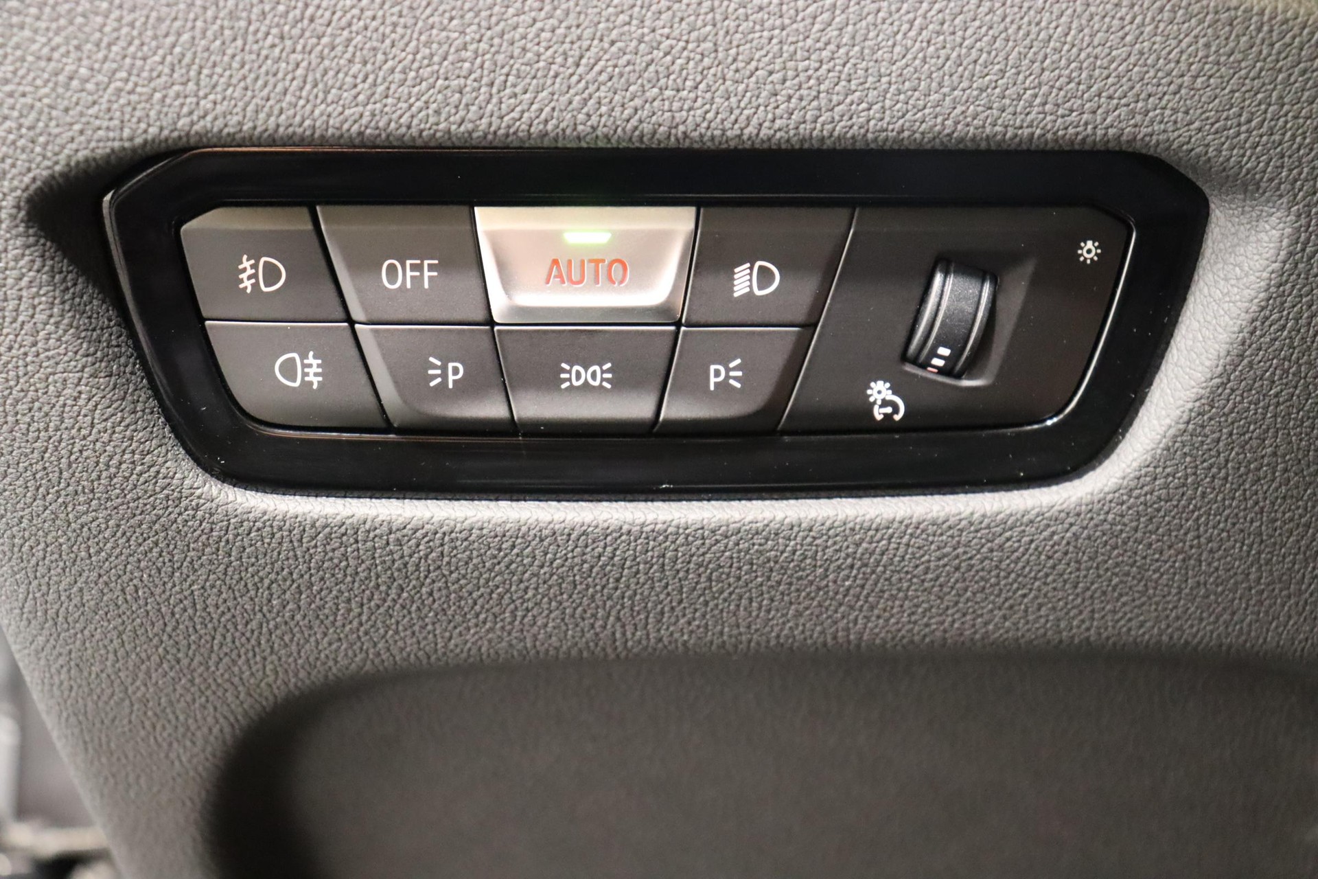 BMW 320d xDrive SAG-image-18