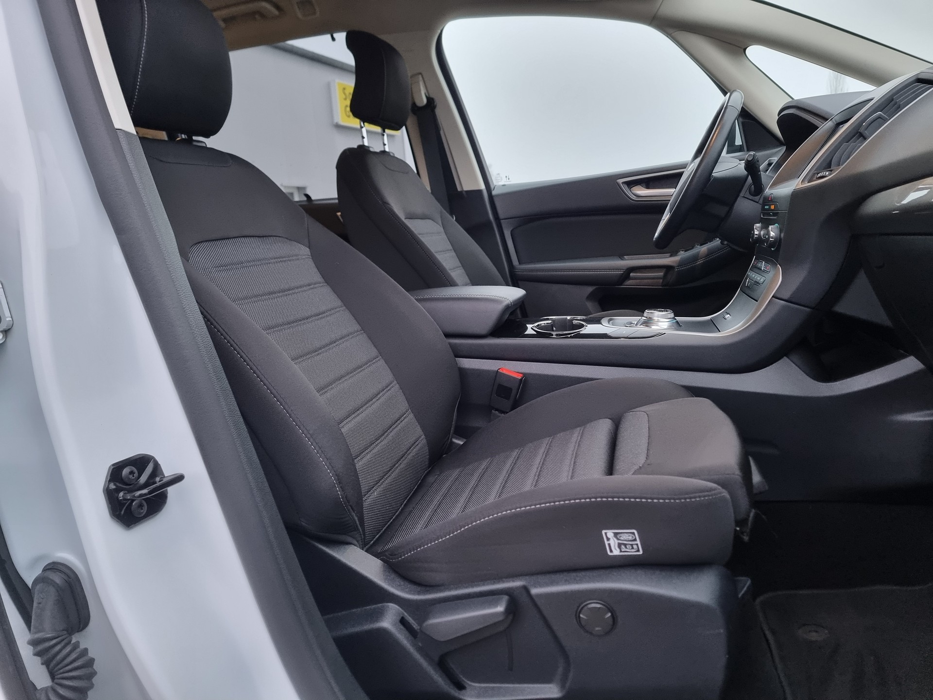 FORD Galaxy 2.5 FHEV Trend 7Pl CVT-image-8