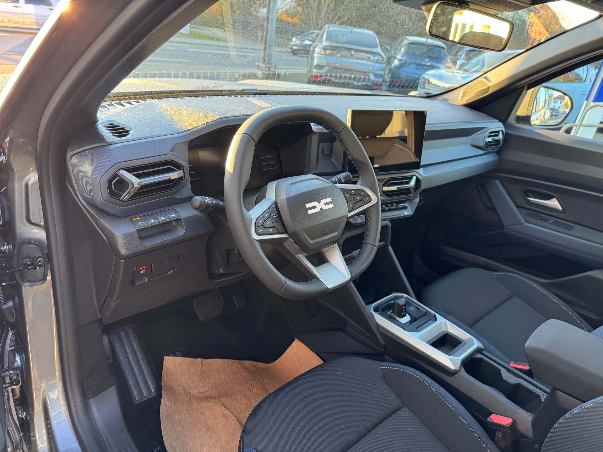 DACIA Bigster HEV 155 Expression-image-11