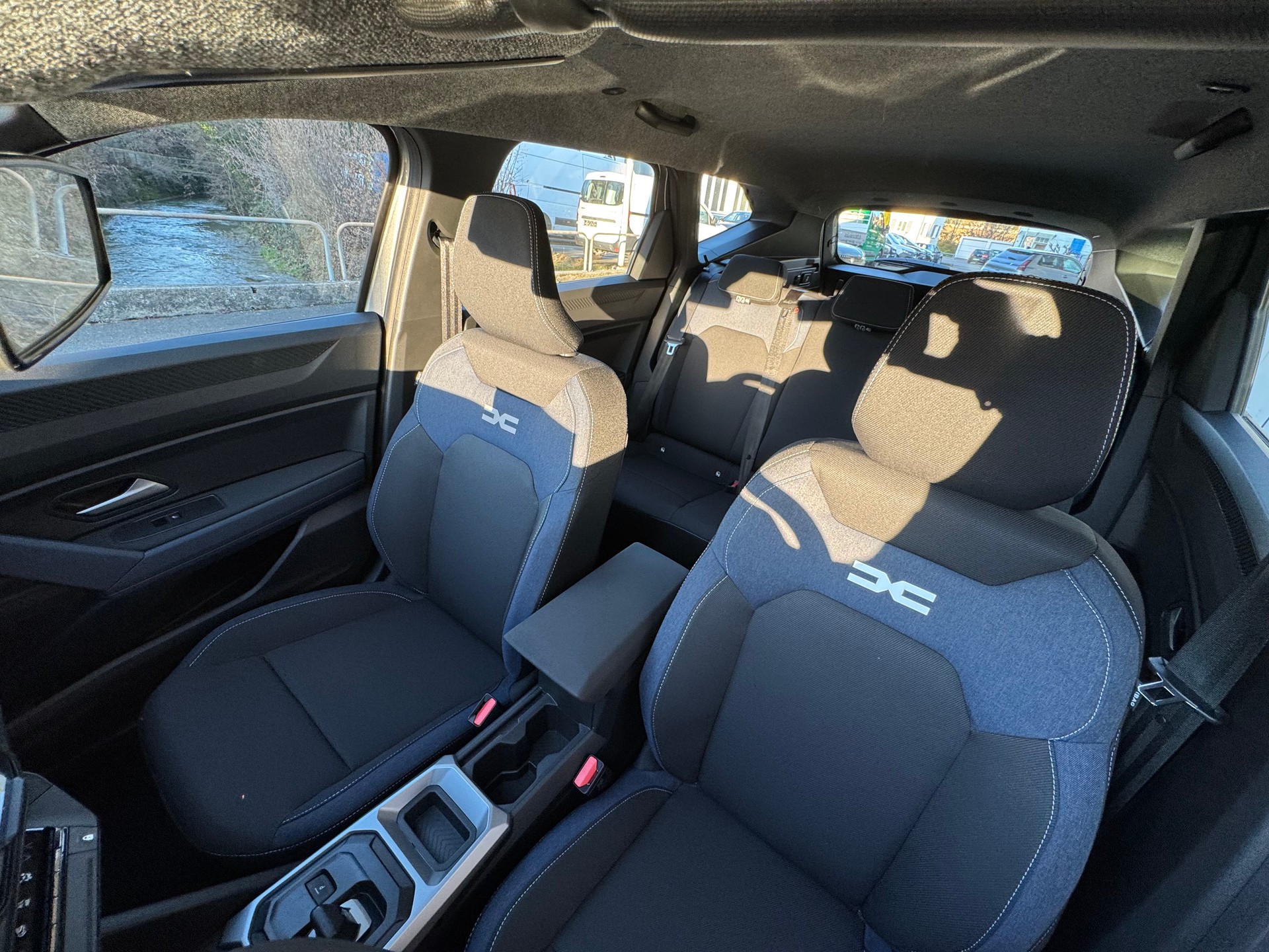 DACIA Bigster HEV 155 Expression-image-13