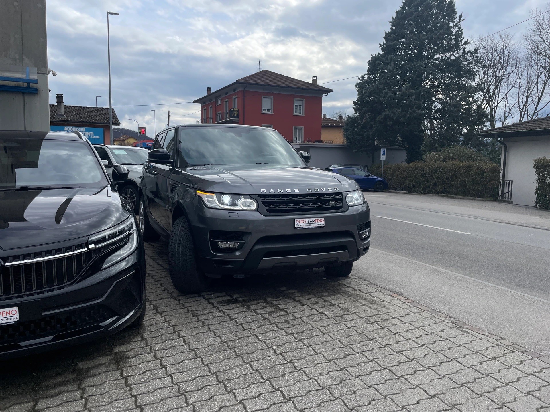 LAND ROVER Range Rover Sport 3.0 SDV6 HSE Dynamic Automatic-image-2