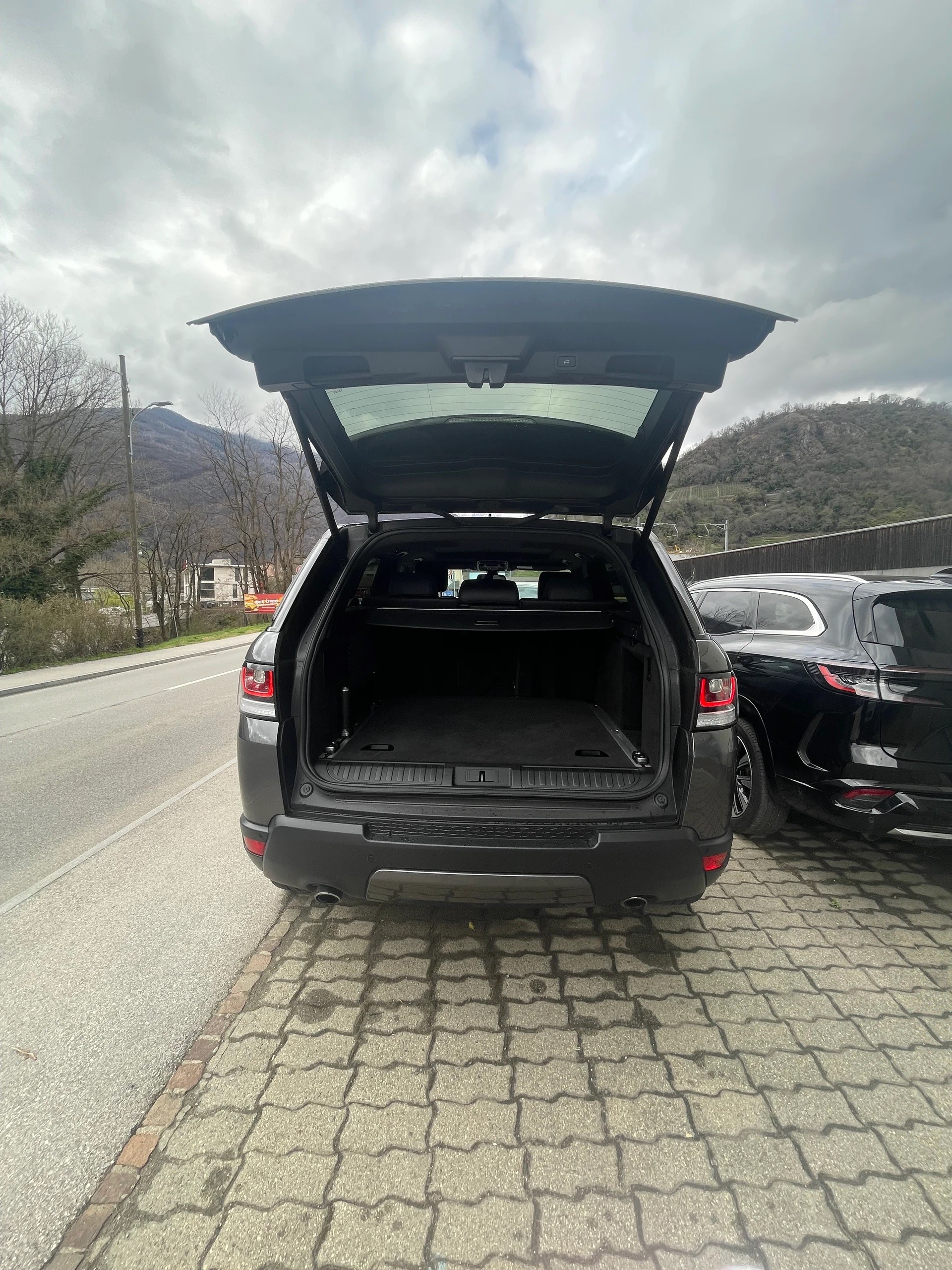 LAND ROVER Range Rover Sport 3.0 SDV6 HSE Dynamic Automatic-image-6